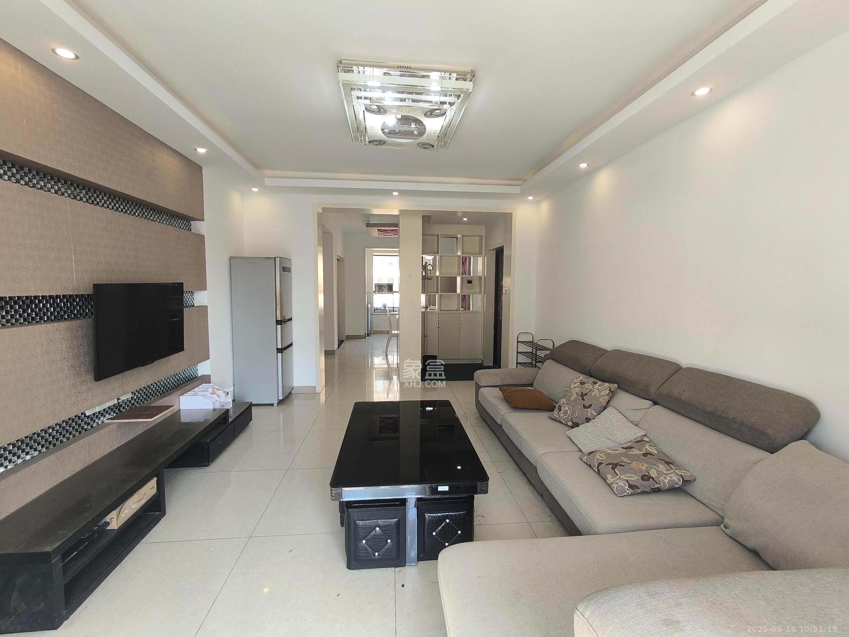 山语城二期 3室2厅2卫 2500.0元/月 山语城二期 3室2厅2卫 2500.0元/月室内图