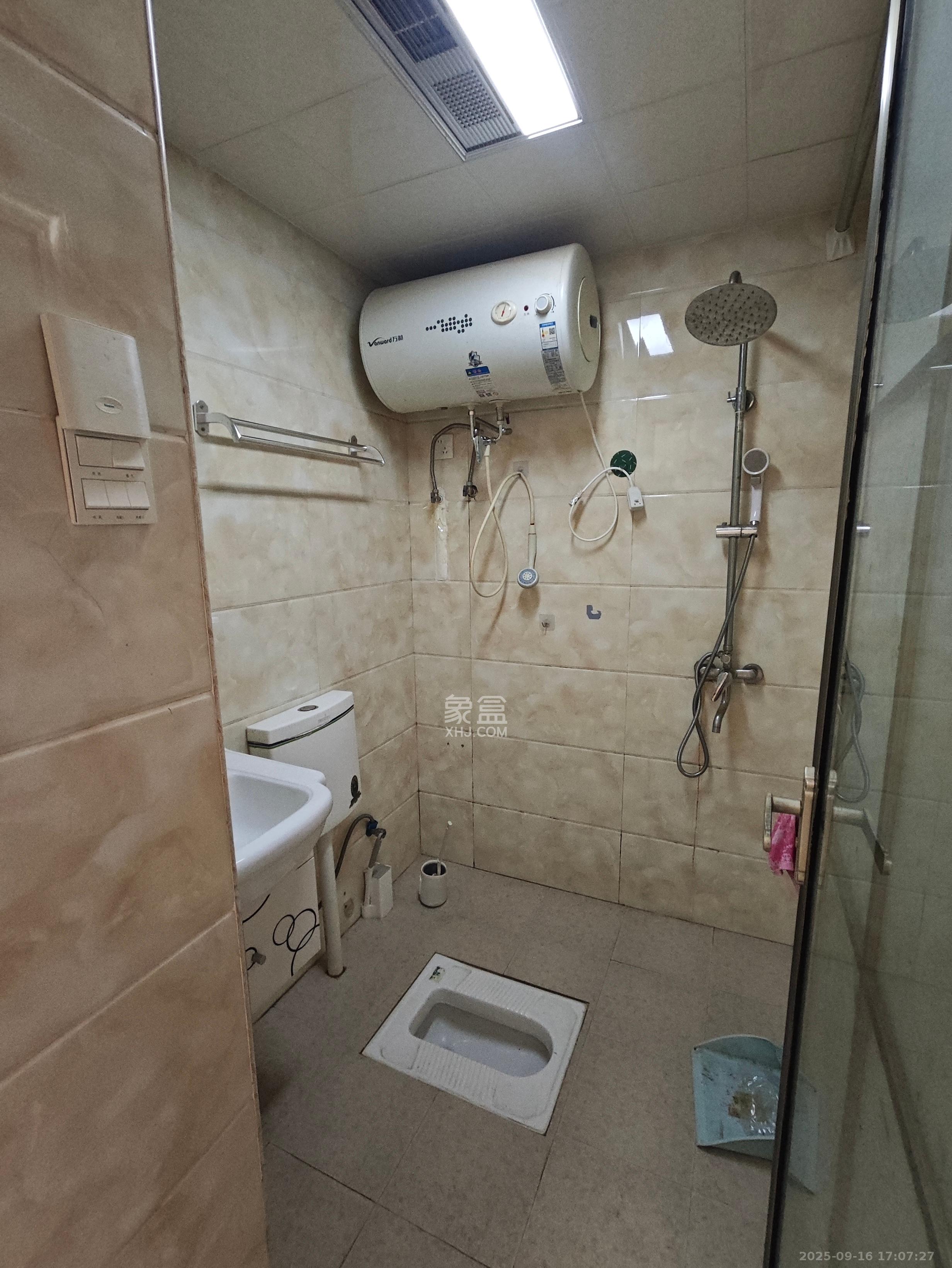 MOMA当代广场  1室1厅1卫    1200.0元/月室内图