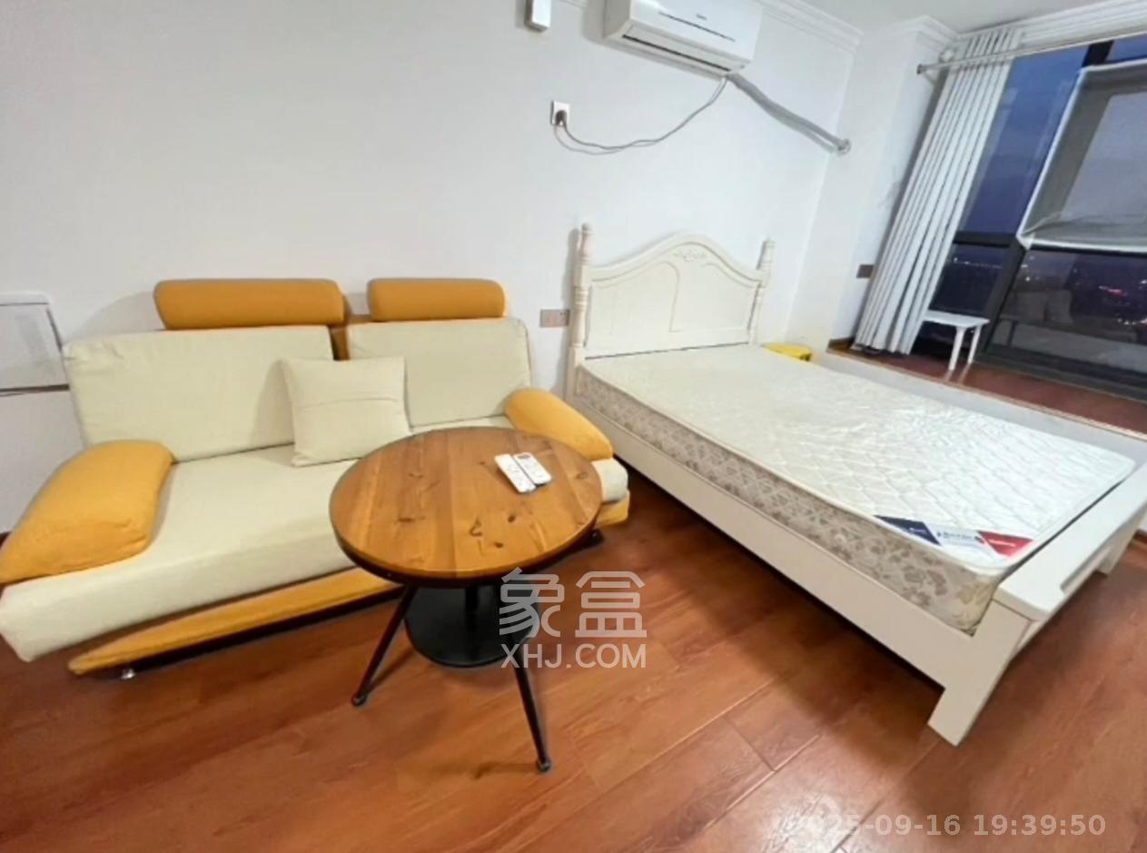 弘坤云寓 1室1厅1卫 1400.0元/月 弘坤云寓 1室1厅1卫 1400.0元/月室内图