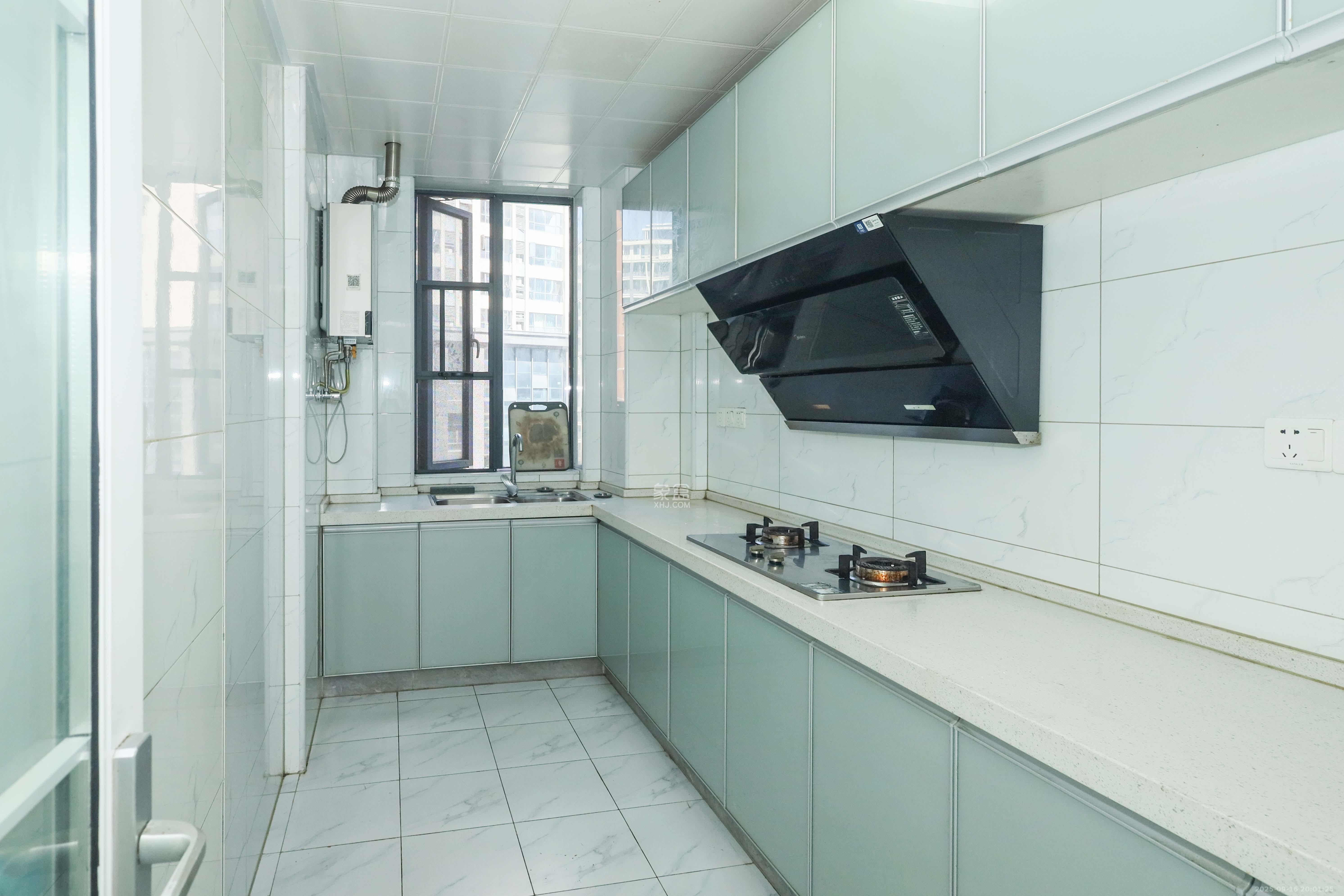 润芳园 4室2厅2卫 115.0万 润芳园 4室2厅2卫 115.0万厨房