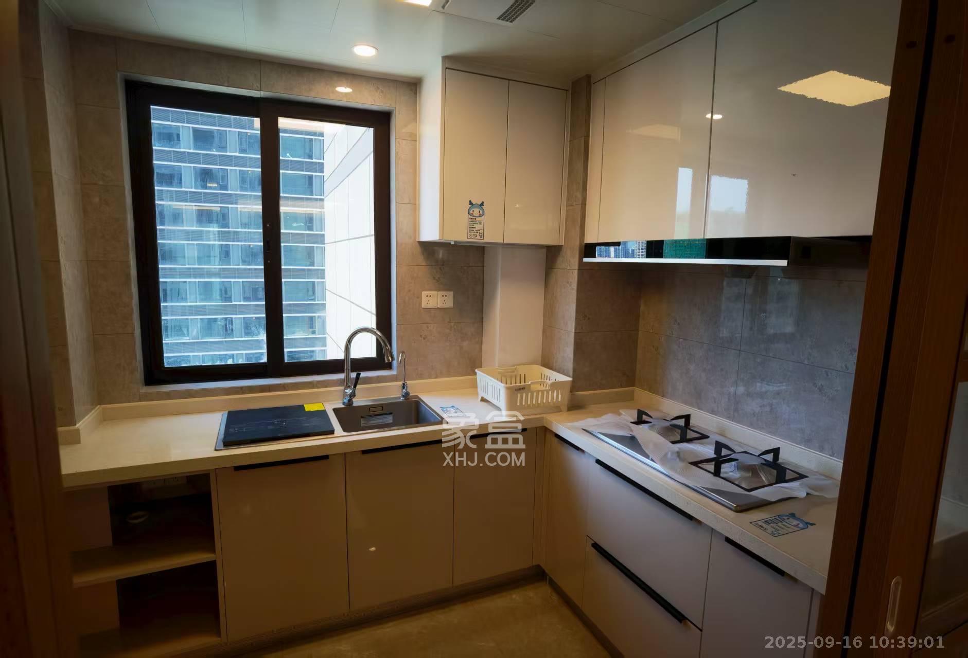 龙湖铂金中心(龙湖春江郦城) 3室2厅2卫 4600.0元/月 龙湖铂金中心(龙湖春江郦城) 3室2厅2卫 4600.0元/月室内图