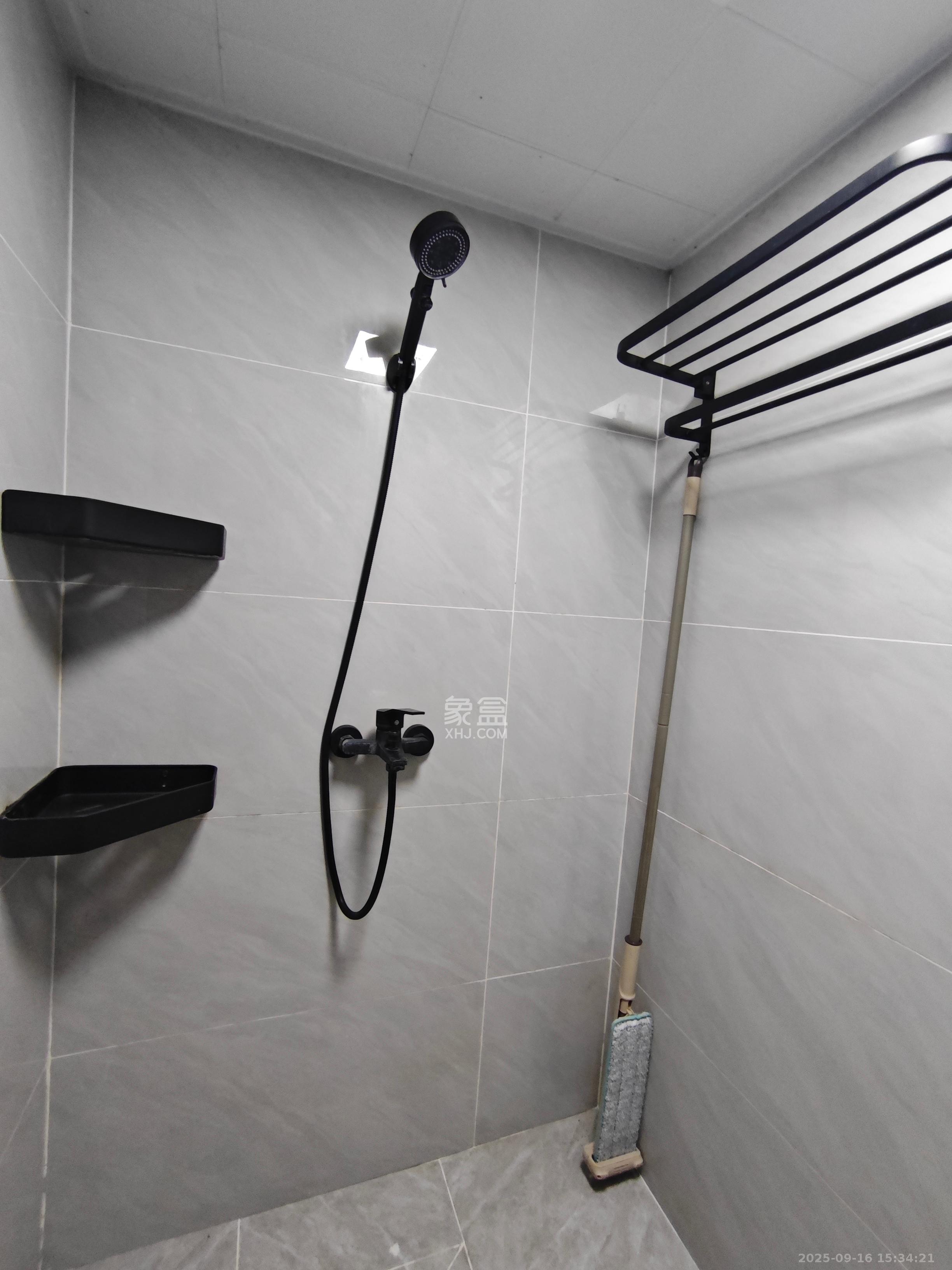 卓越中寰 1室1厅1卫 2500.0元/月 卓越中寰 1室1厅1卫 2500.0元/月室内图