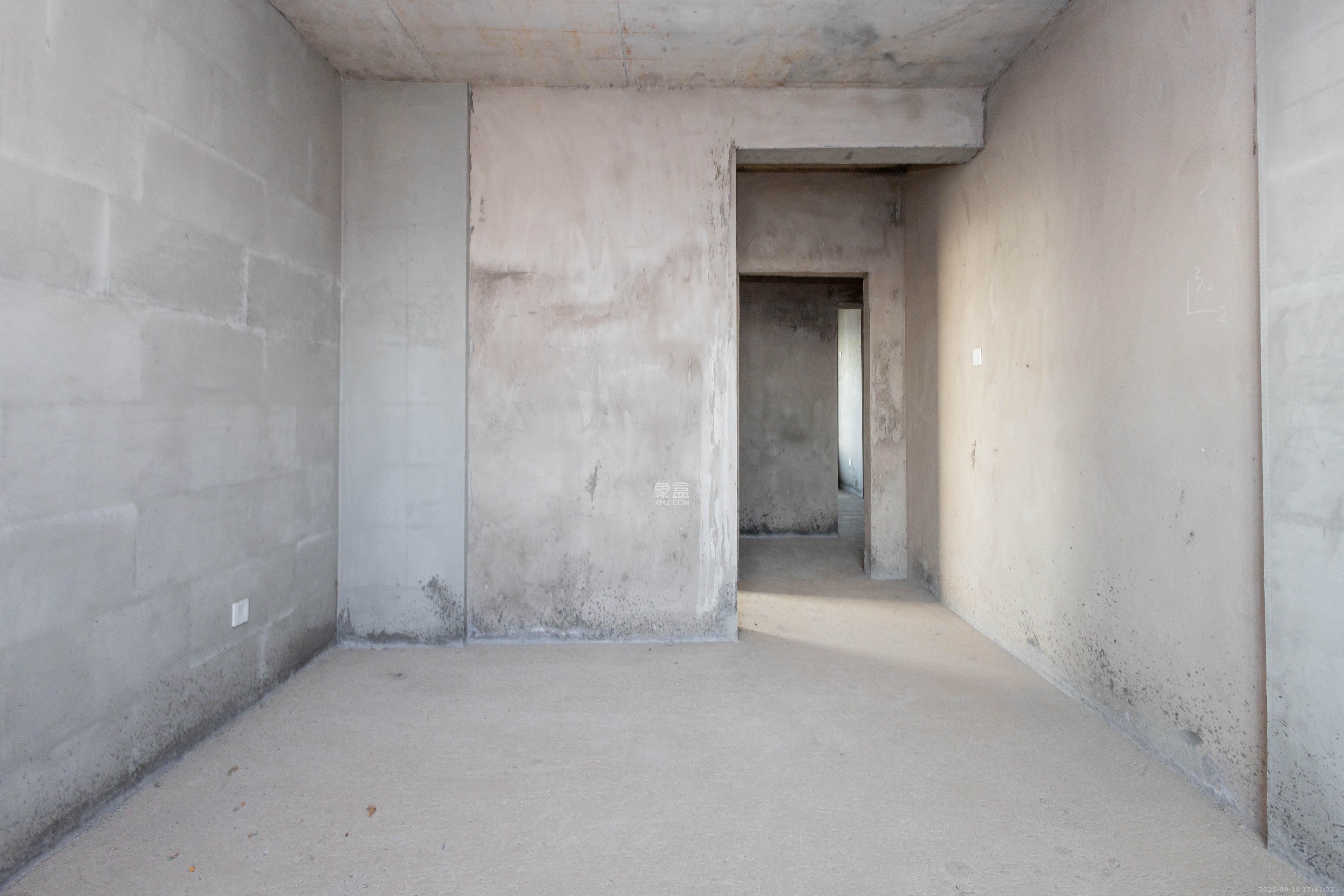 广悦星苑润园 4室2厅2卫 75.0万 广悦星苑润园 4室2厅2卫 75.0万卧室