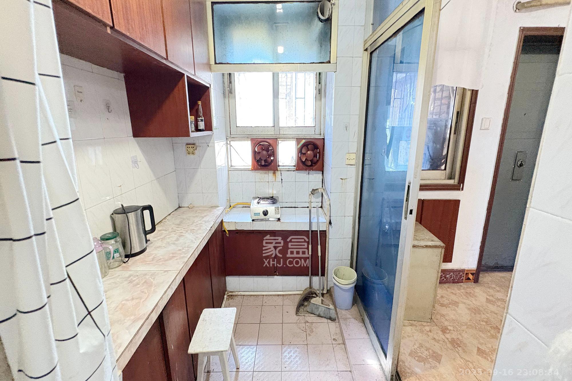 吉景小区 2室1厅1卫 28.0万 吉景小区 2室1厅1卫 28.0万厨房