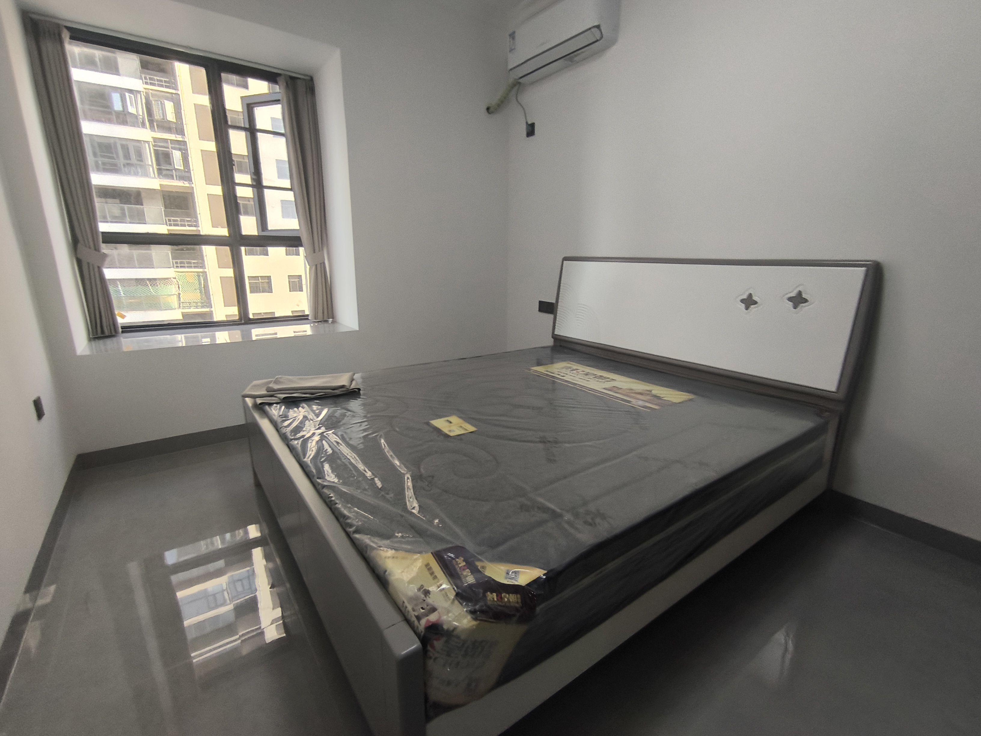 互助小区电梯房 1室0厅0卫 2000.0元/月 互助小区电梯房 1室0厅0卫 2000.0元/月室内图