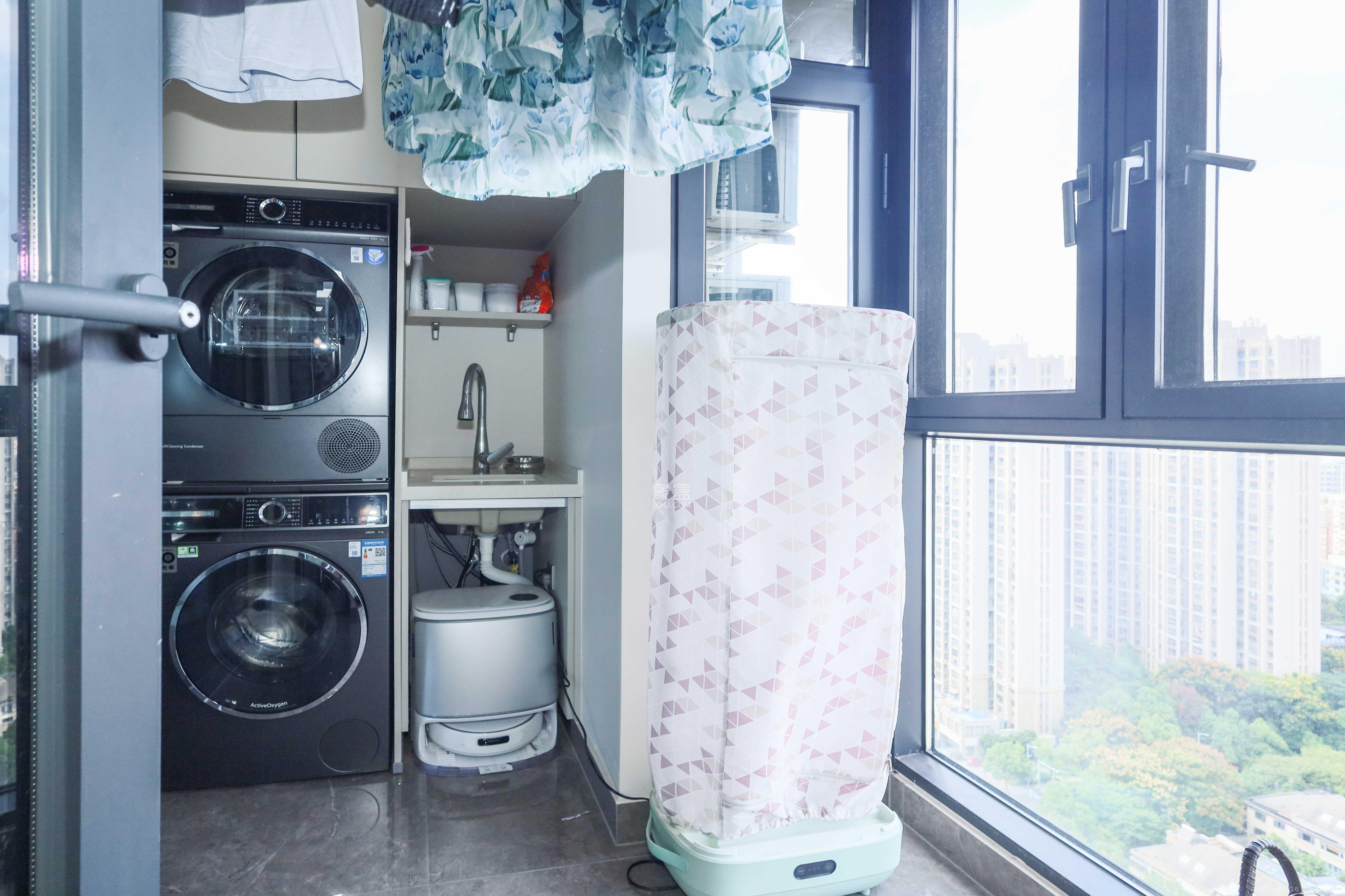 中海阅溪府  5室2厅2卫    380.0万阳台