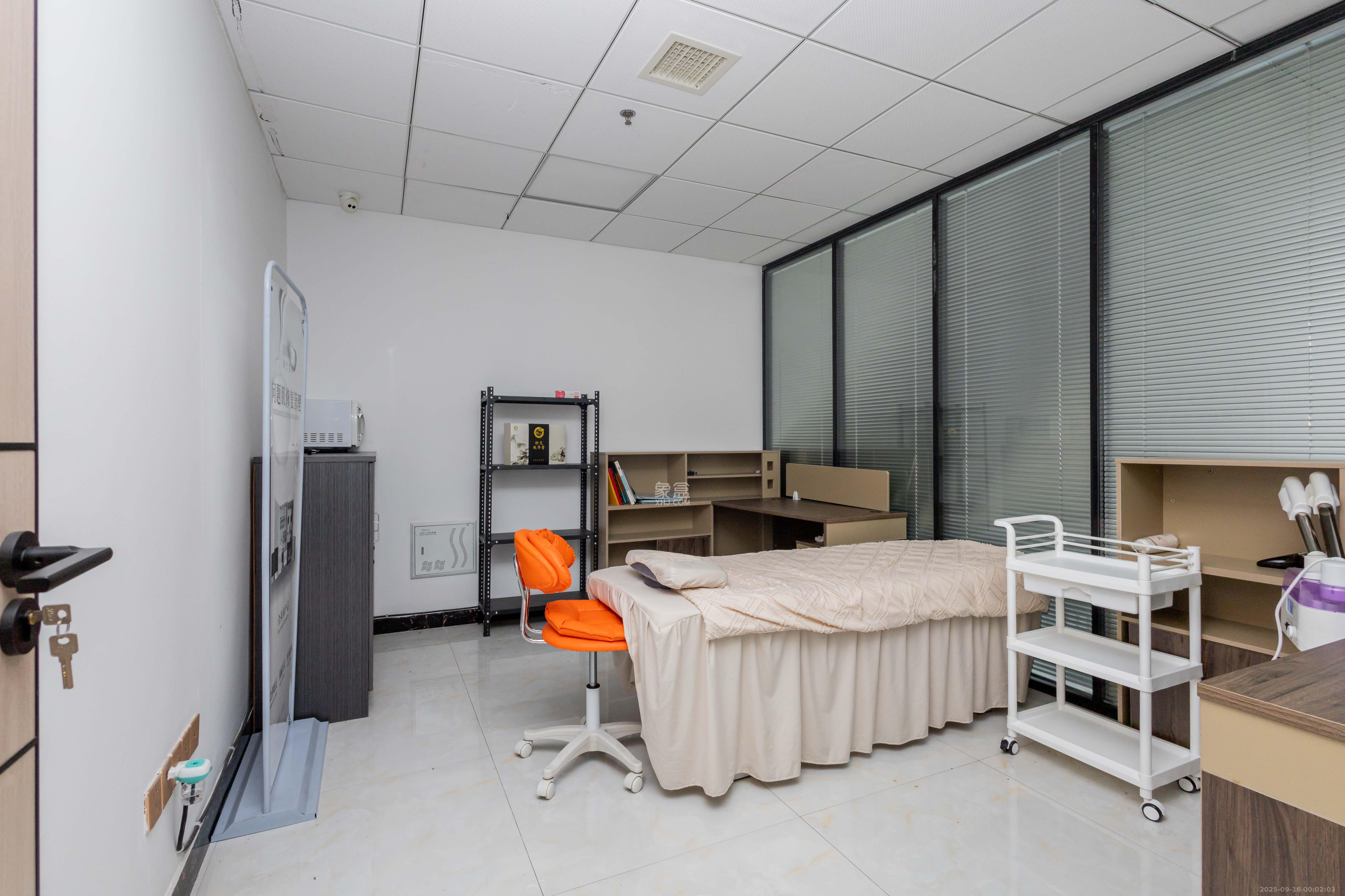 中部智谷产业园 1室1厅1卫 121.8万 中部智谷产业园 1室1厅1卫 121.8万卧室