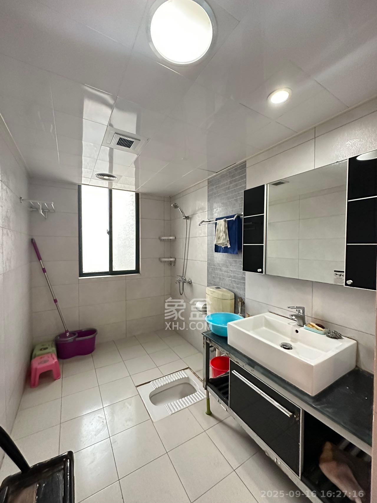 星城世家  3室2厅2卫    3200.0元/月室内图