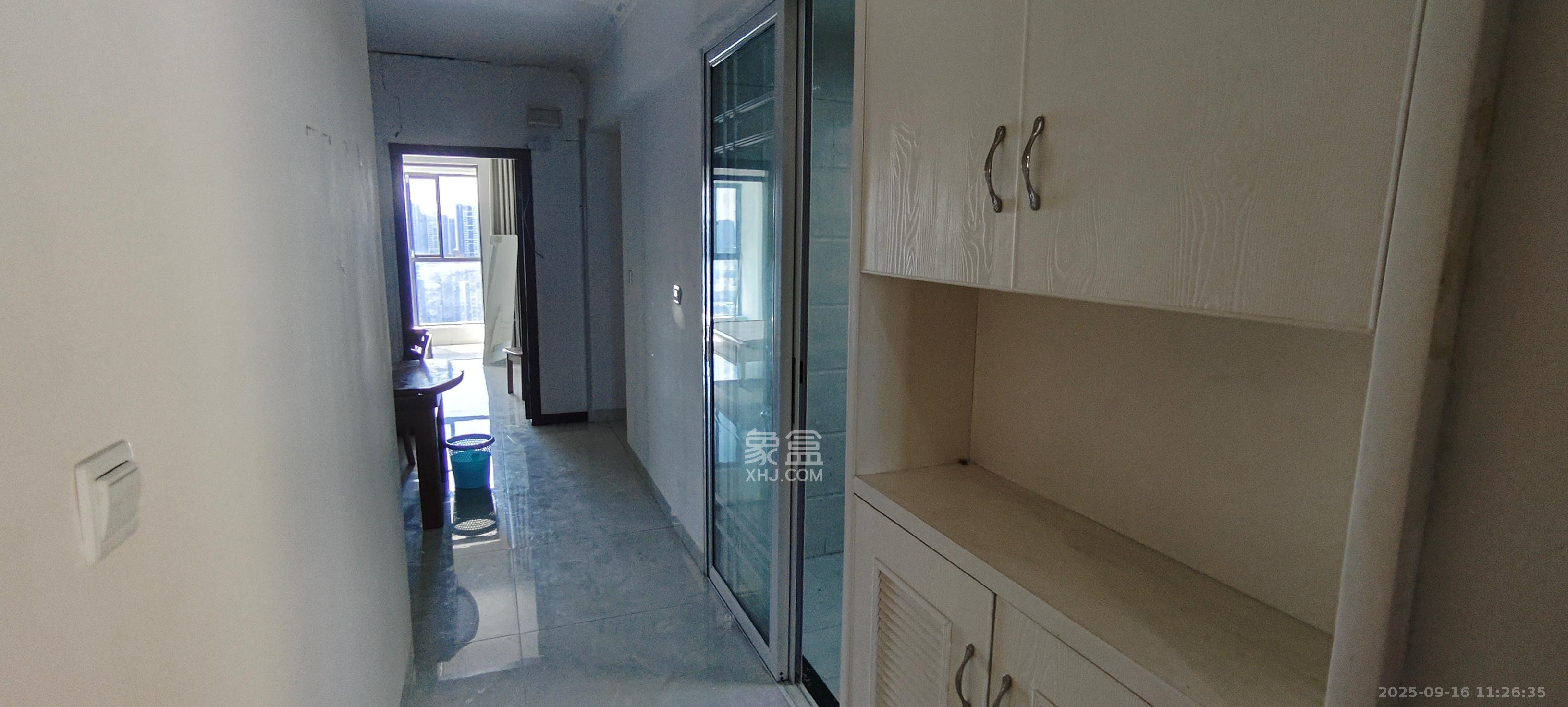 叠彩兰亭  3室2厅2卫    2200.0元/月室内图