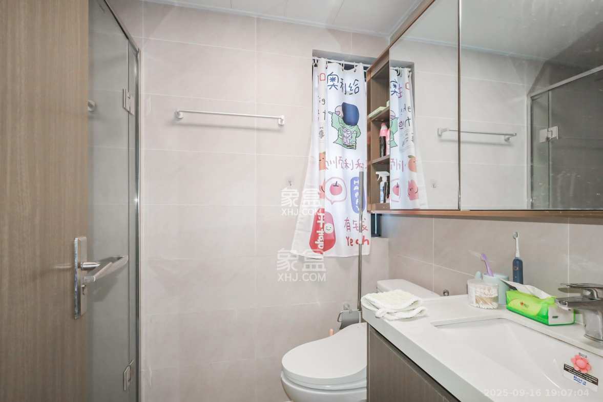 滨江府1913 4室2厅2卫 248.0万 滨江府1913 4室2厅2卫 248.0万卫生间