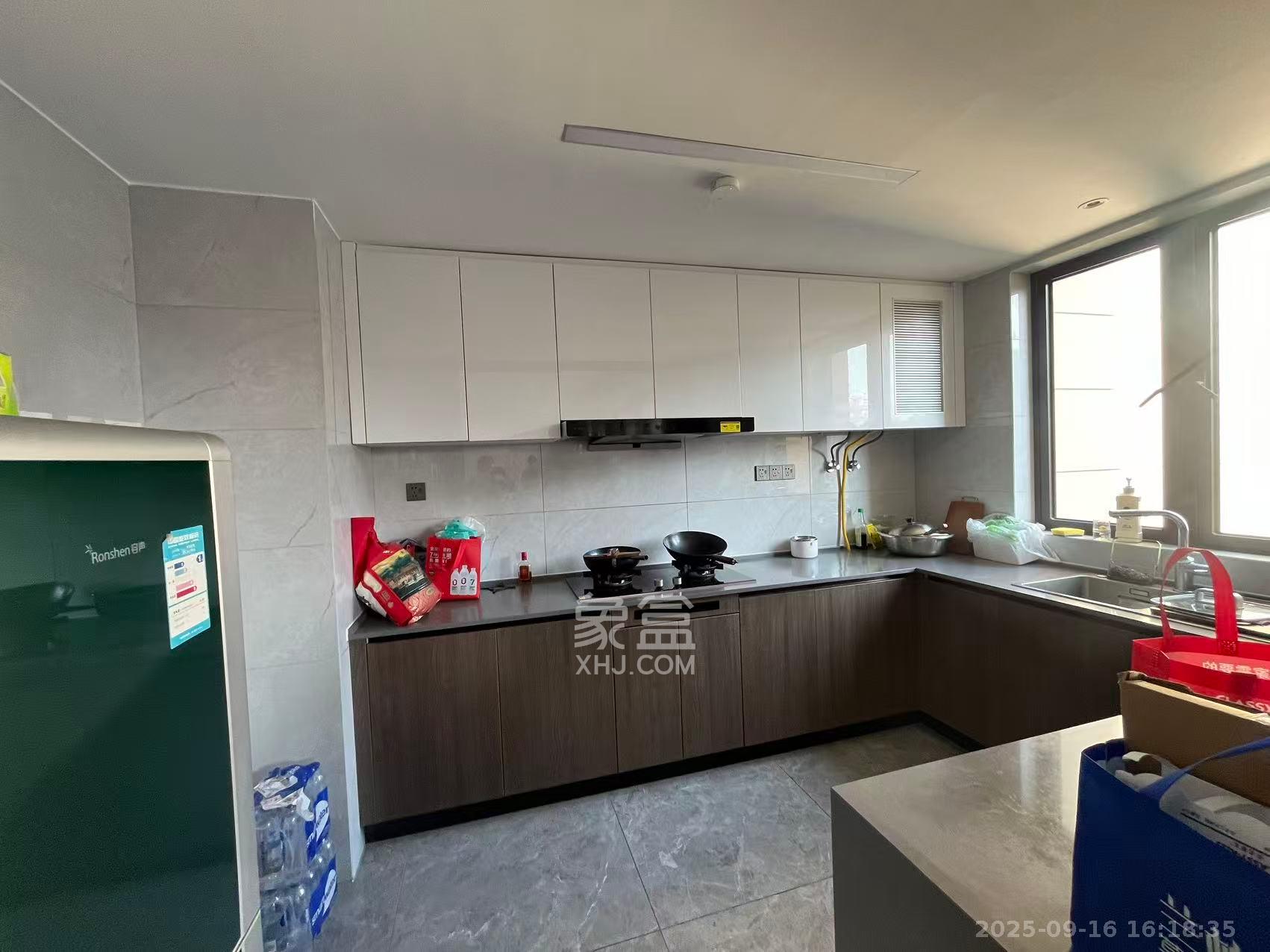 万科滨河道  4室2厅2卫    3200.0元/月室内图