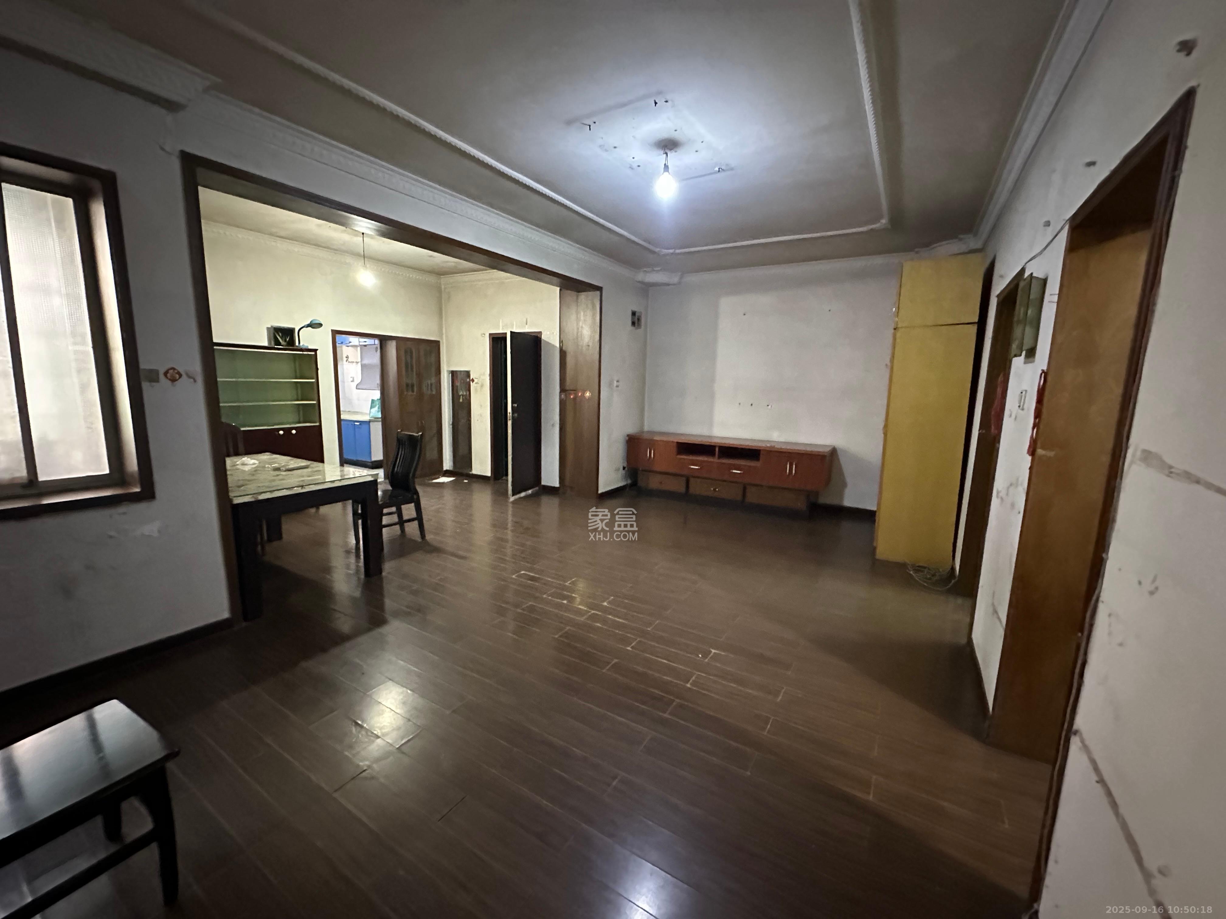 交通设计院（伍家岭）  2室2厅1卫    2200.0元/月