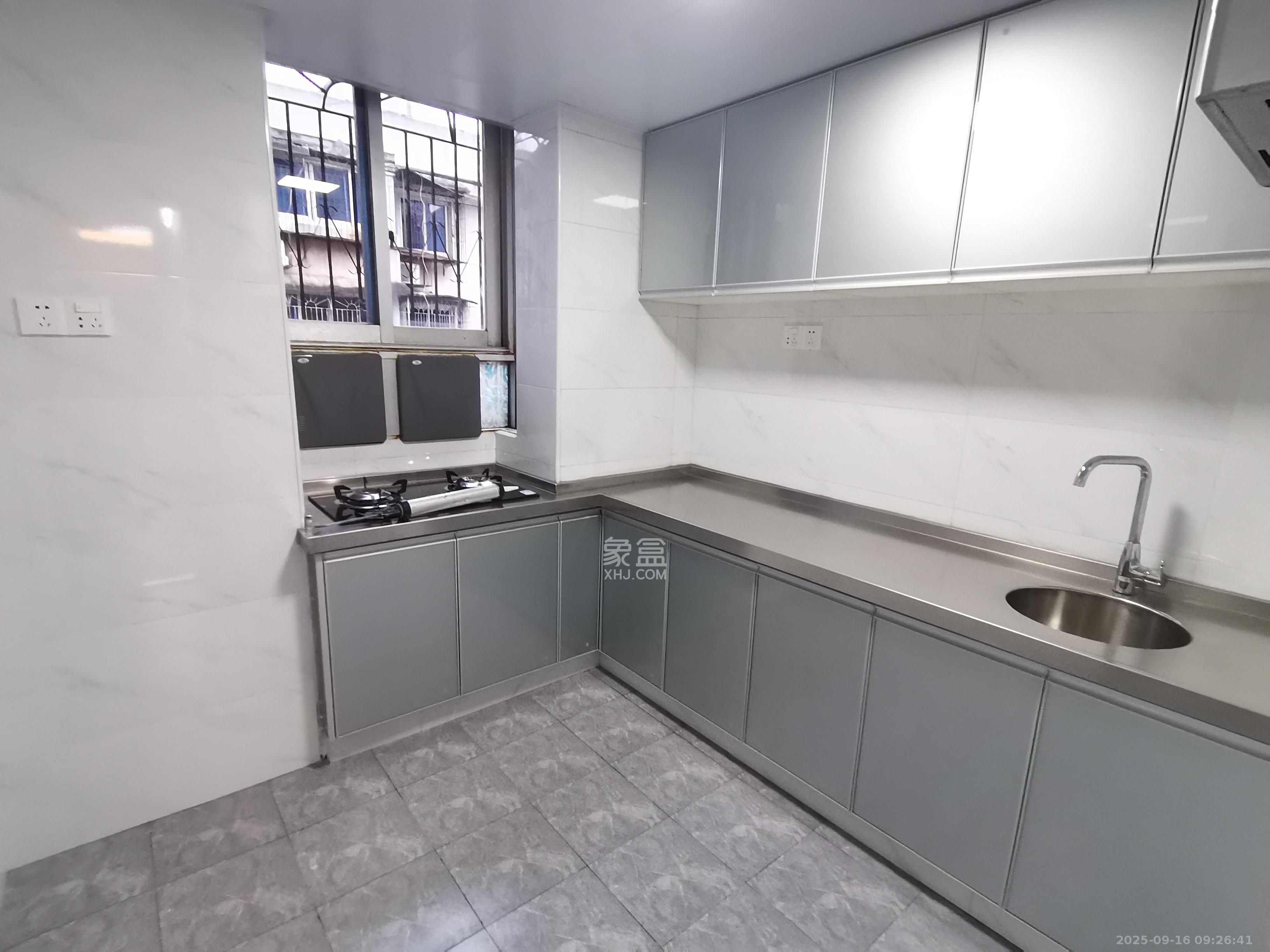 下民航宿舍 3室1厅1卫 1600.0元/月 下民航宿舍 3室1厅1卫 1600.0元/月室内图