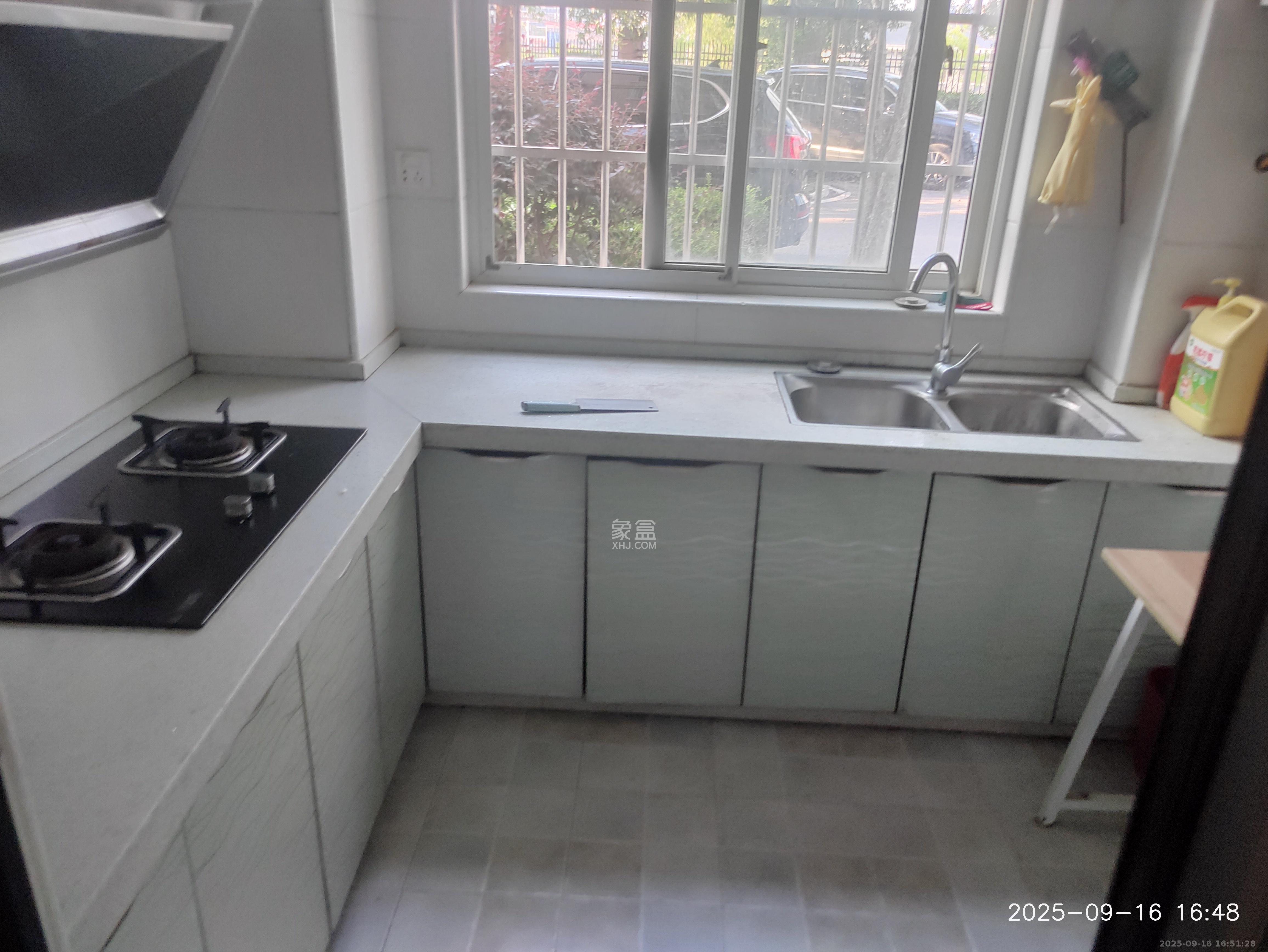 和润园一、二期 3室2厅1卫 2300.0元/月 和润园一、二期 3室2厅1卫 2300.0元/月室内图