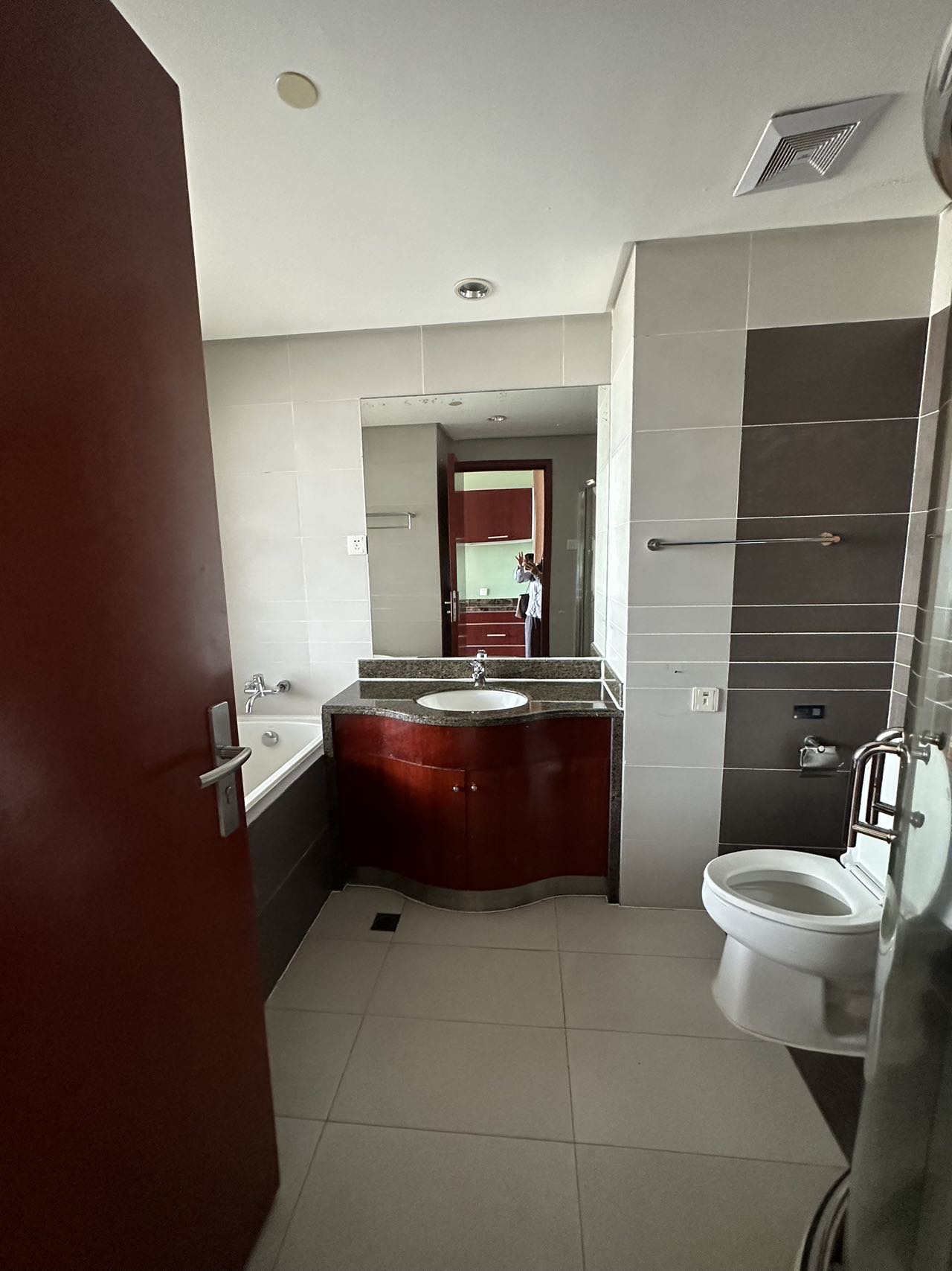 明光国际大酒店 1室0厅1卫 35.0万 明光国际大酒店 1室0厅1卫 35.0万客厅