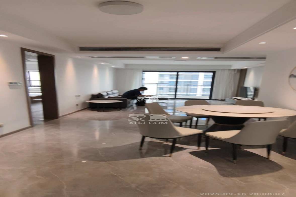 江悦和鸣 4室2厅2卫 3800.0元/月 江悦和鸣 4室2厅2卫 3800.0元/月室内图