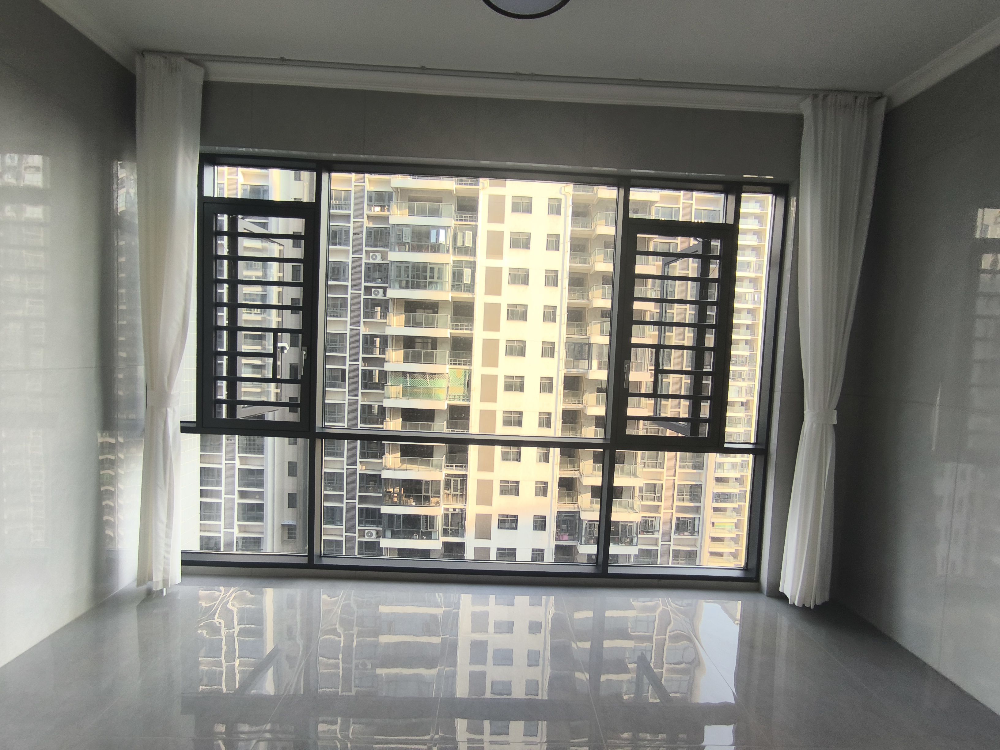 互助小区电梯房 1室0厅0卫 2000.0元/月 互助小区电梯房 1室0厅0卫 2000.0元/月室内图