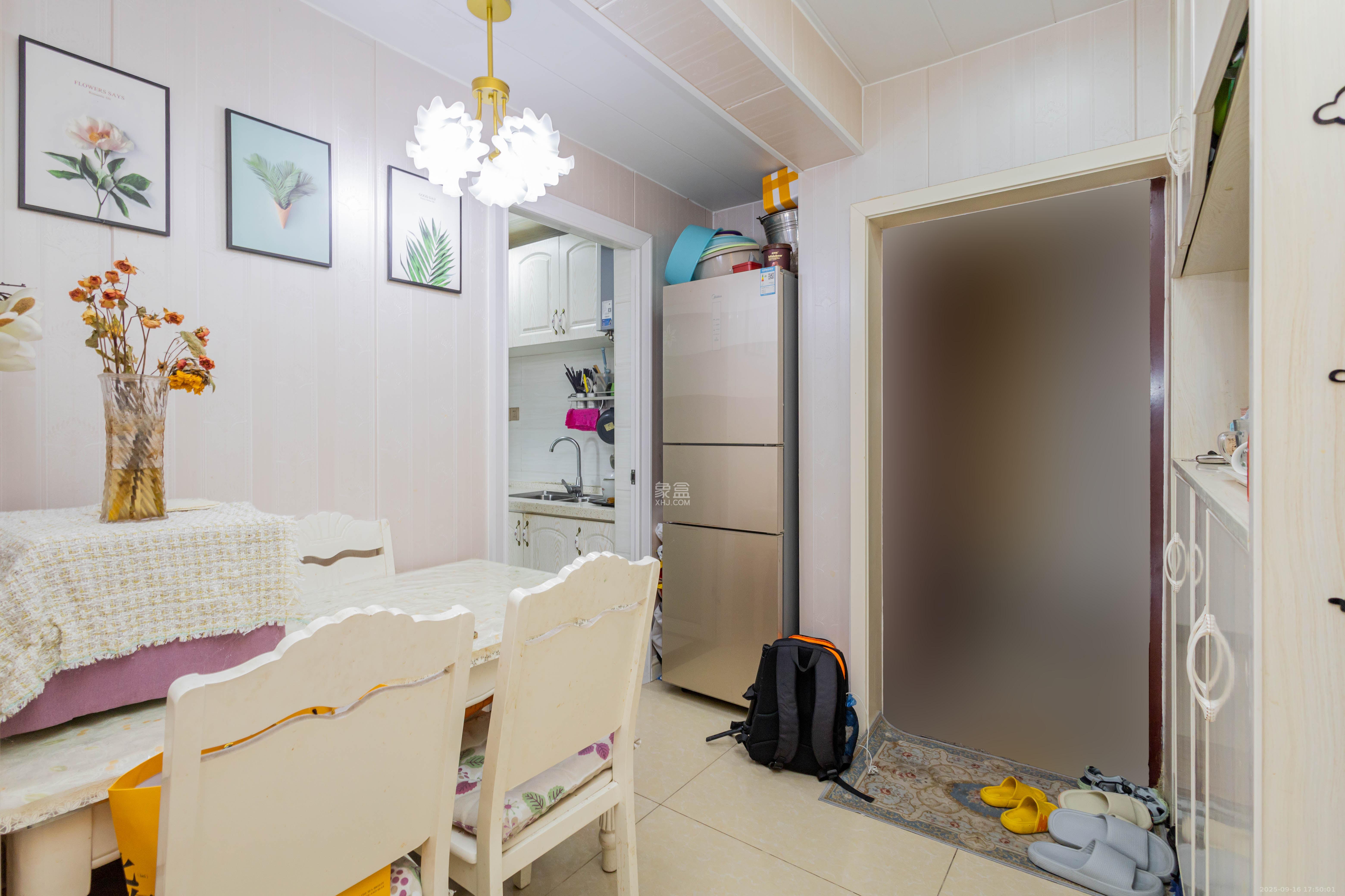 旭辉华庭  2室1厅1卫    39.0万客厅