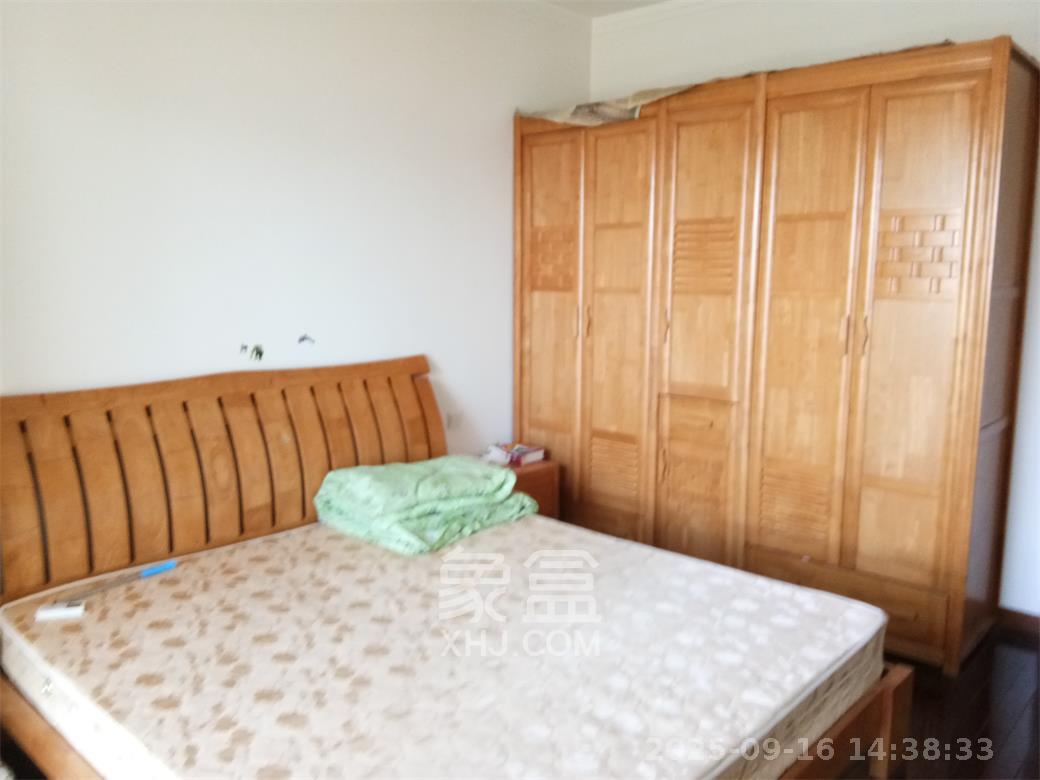 阳光100二期  3室2厅2卫    2600.0元/月室内图