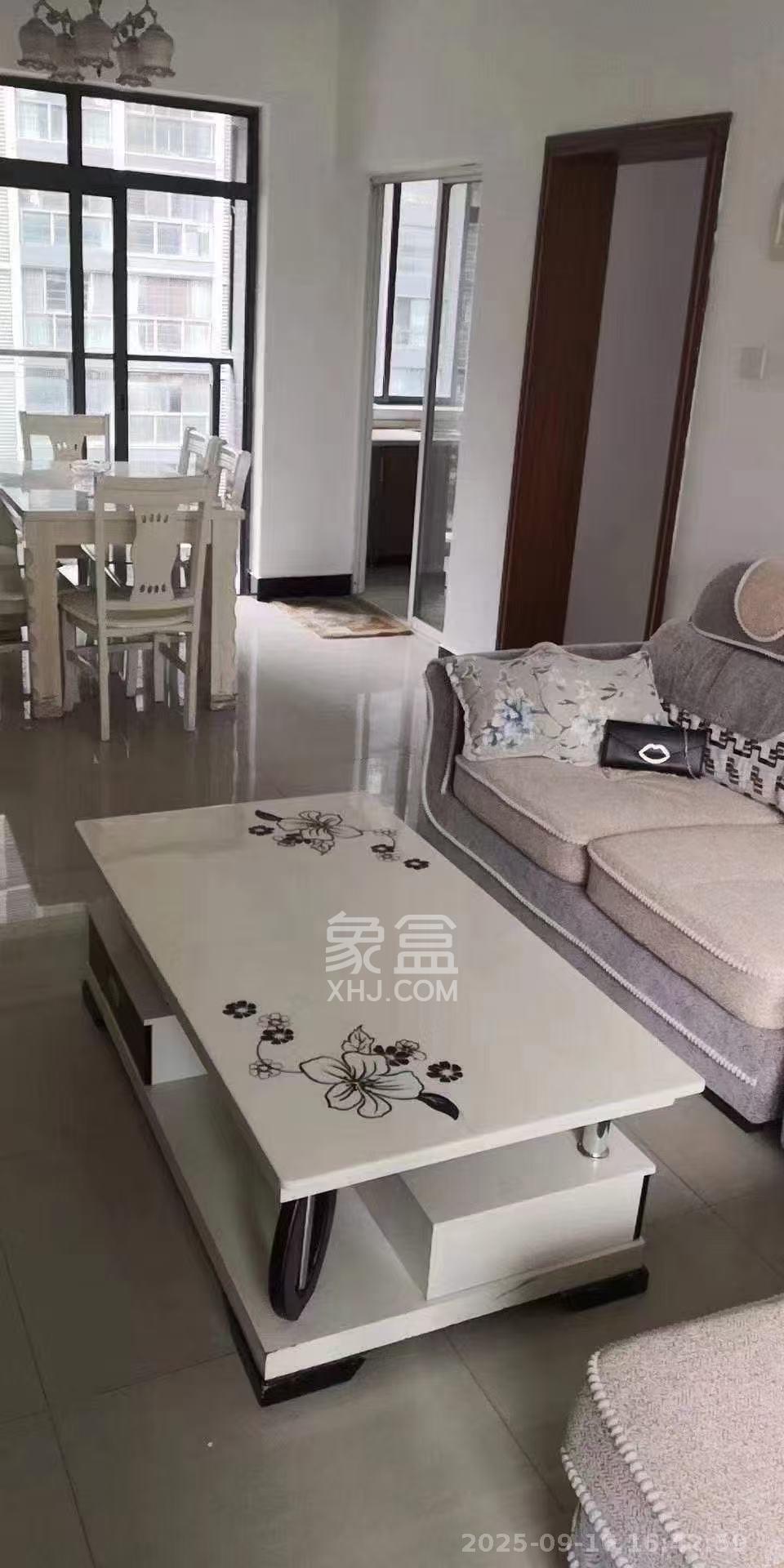 恒基凯旋门一二期  3室2厅1卫    1900.0元/月室内图