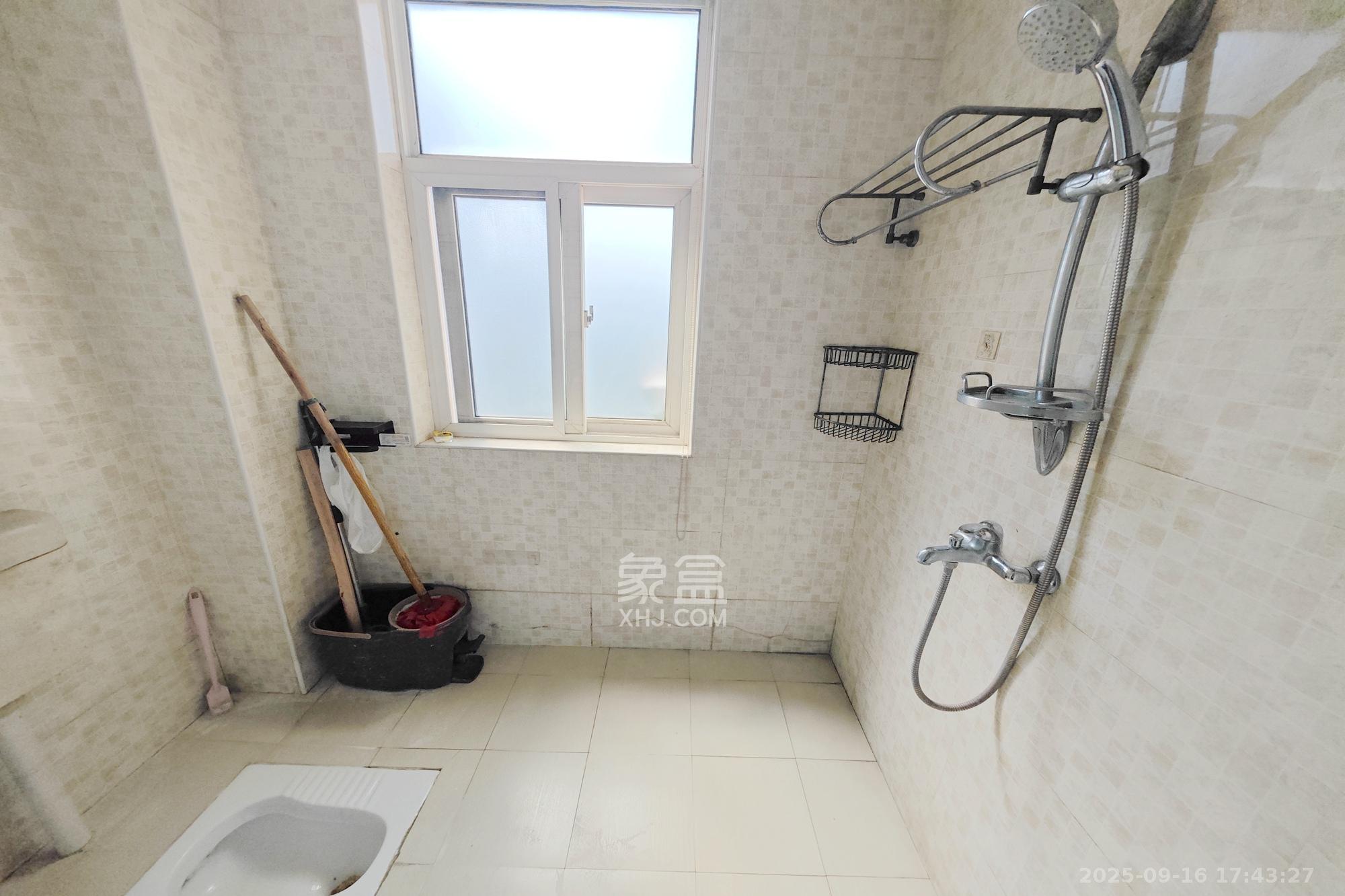 嘉盛华庭（一期、二期、三期）  3室2厅1卫    80.0万其他