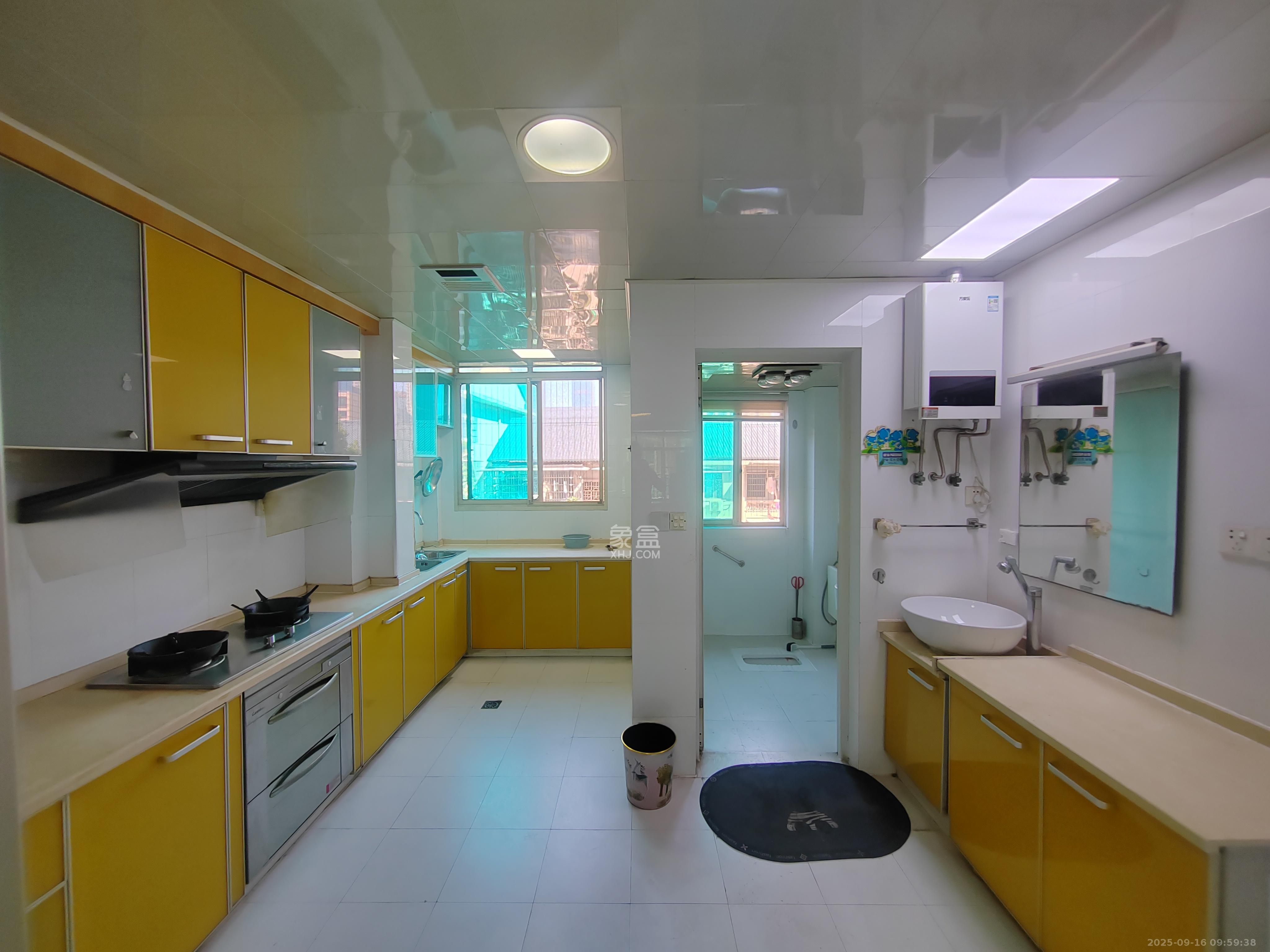 迴龙公寓(回龙公寓) 3室2厅1卫 3200.0元/月 迴龙公寓(回龙公寓) 3室2厅1卫 3200.0元/月室内图