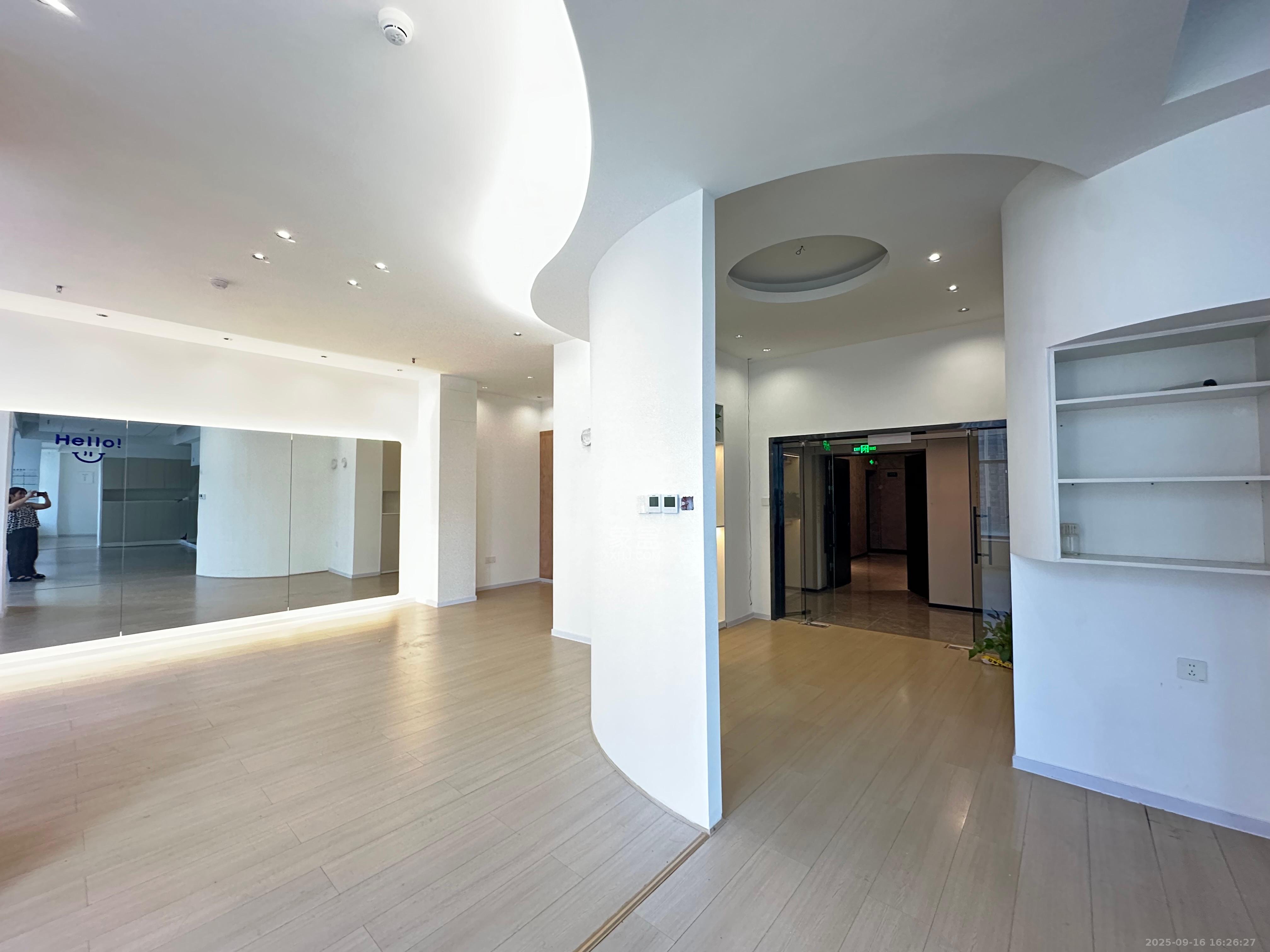 龙湖铂金岛 1室1厅1卫 12000.0元/月 龙湖铂金岛 1室1厅1卫 12000.0元/月室内图