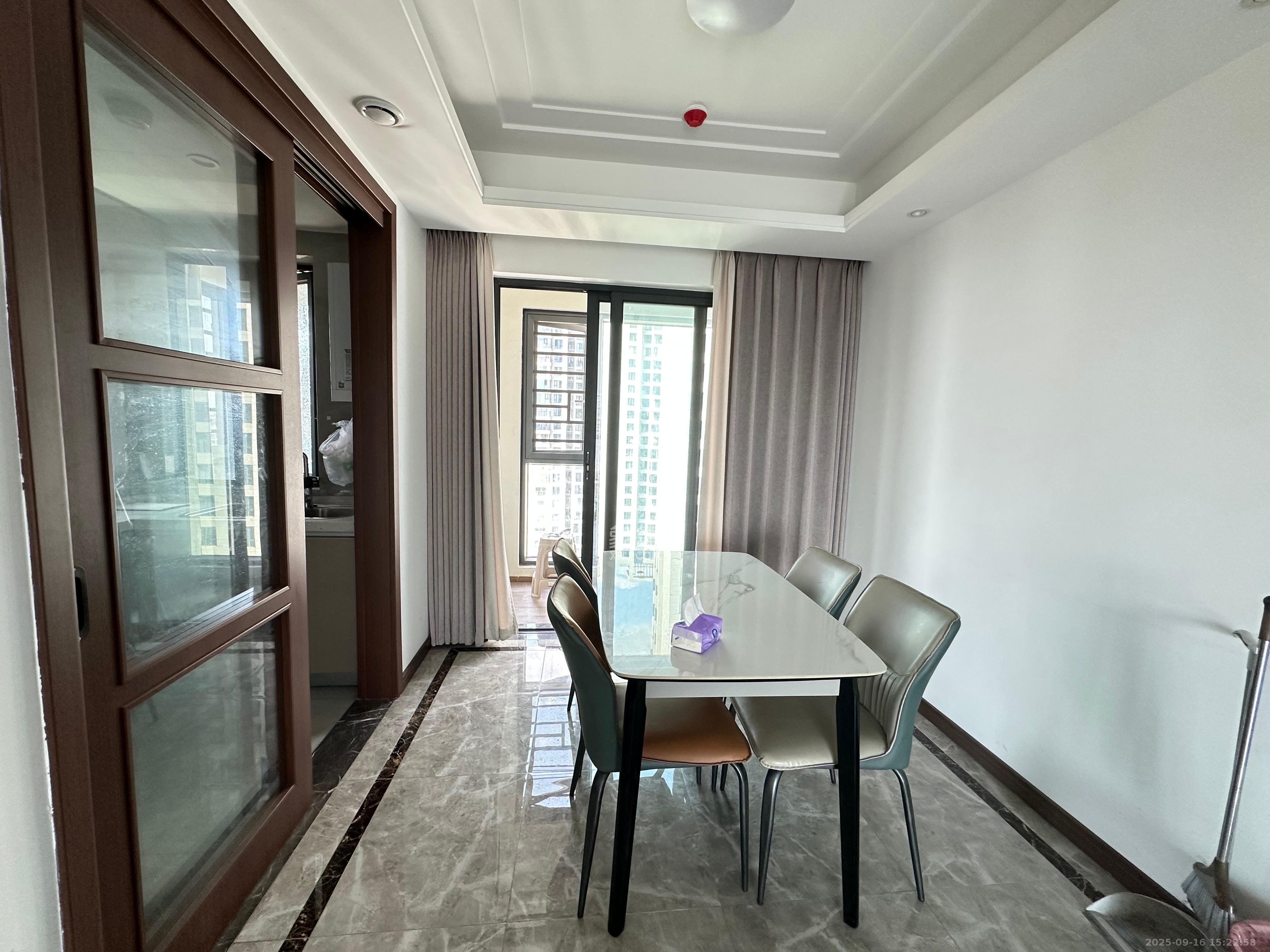 绿地长沙城际空间站（绿地新里佳苑）  4室2厅2卫    3900.0元/月室内图