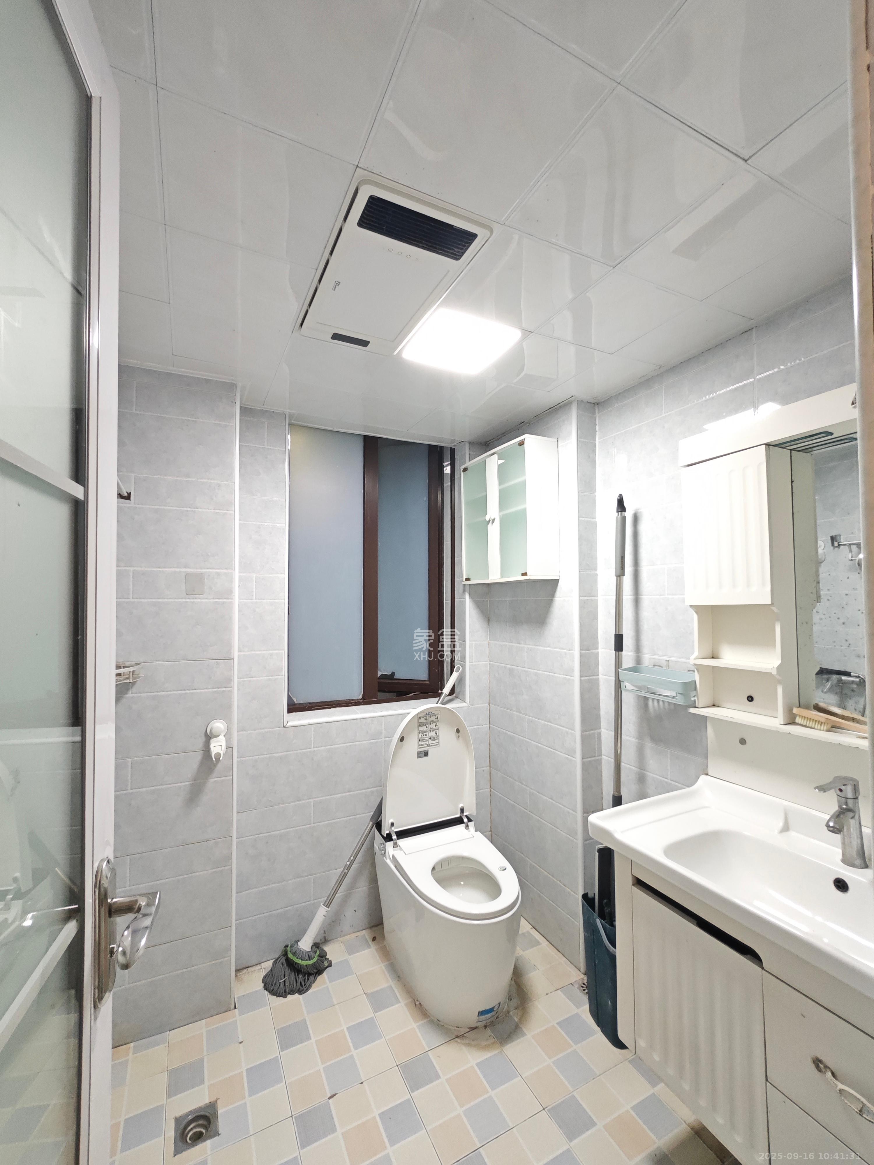 梅溪鑫苑名家  3室2厅1卫    2000.0元/月室内图