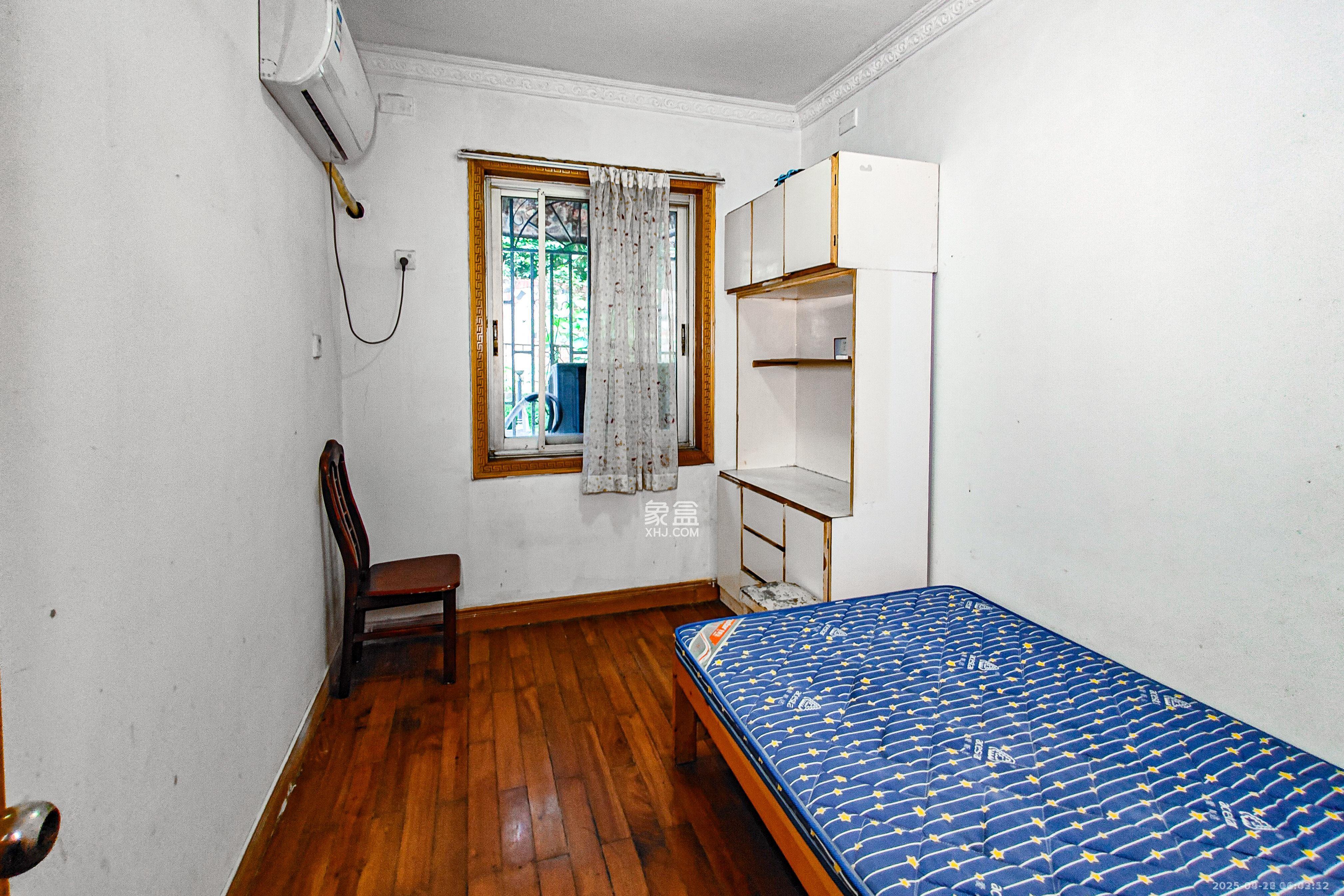 刑警之家  3室2厅2卫    1600.0元/月室内图