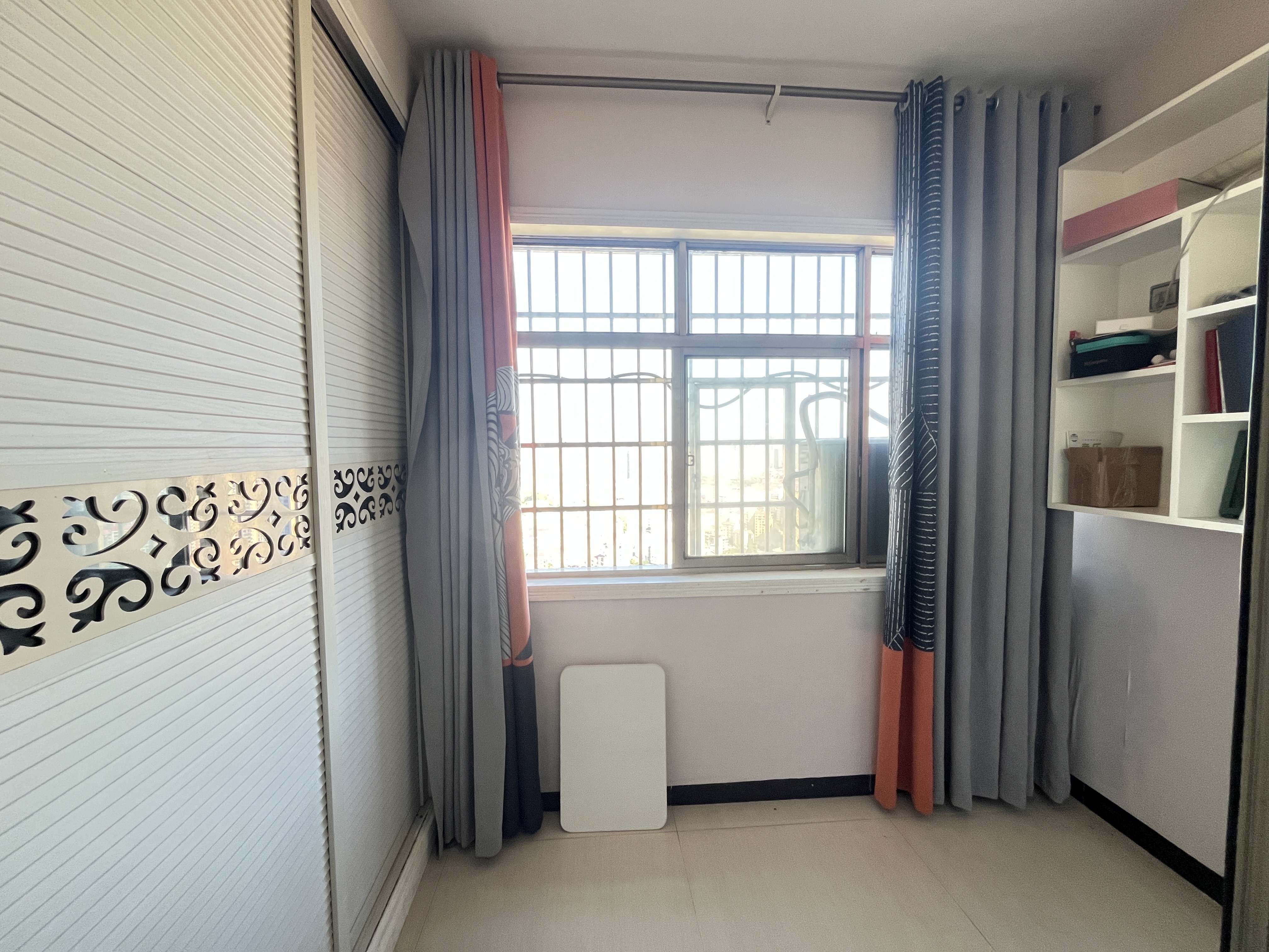 东方豪苑 2室1厅1卫 1300.0元/月 东方豪苑 2室1厅1卫 1300.0元/月室内图