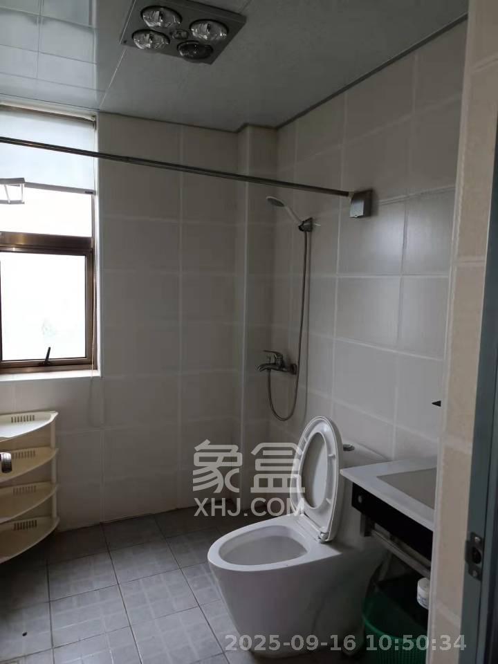 岳泰理想城 3室2厅1卫 3200.0元/月 岳泰理想城 3室2厅1卫 3200.0元/月室内图