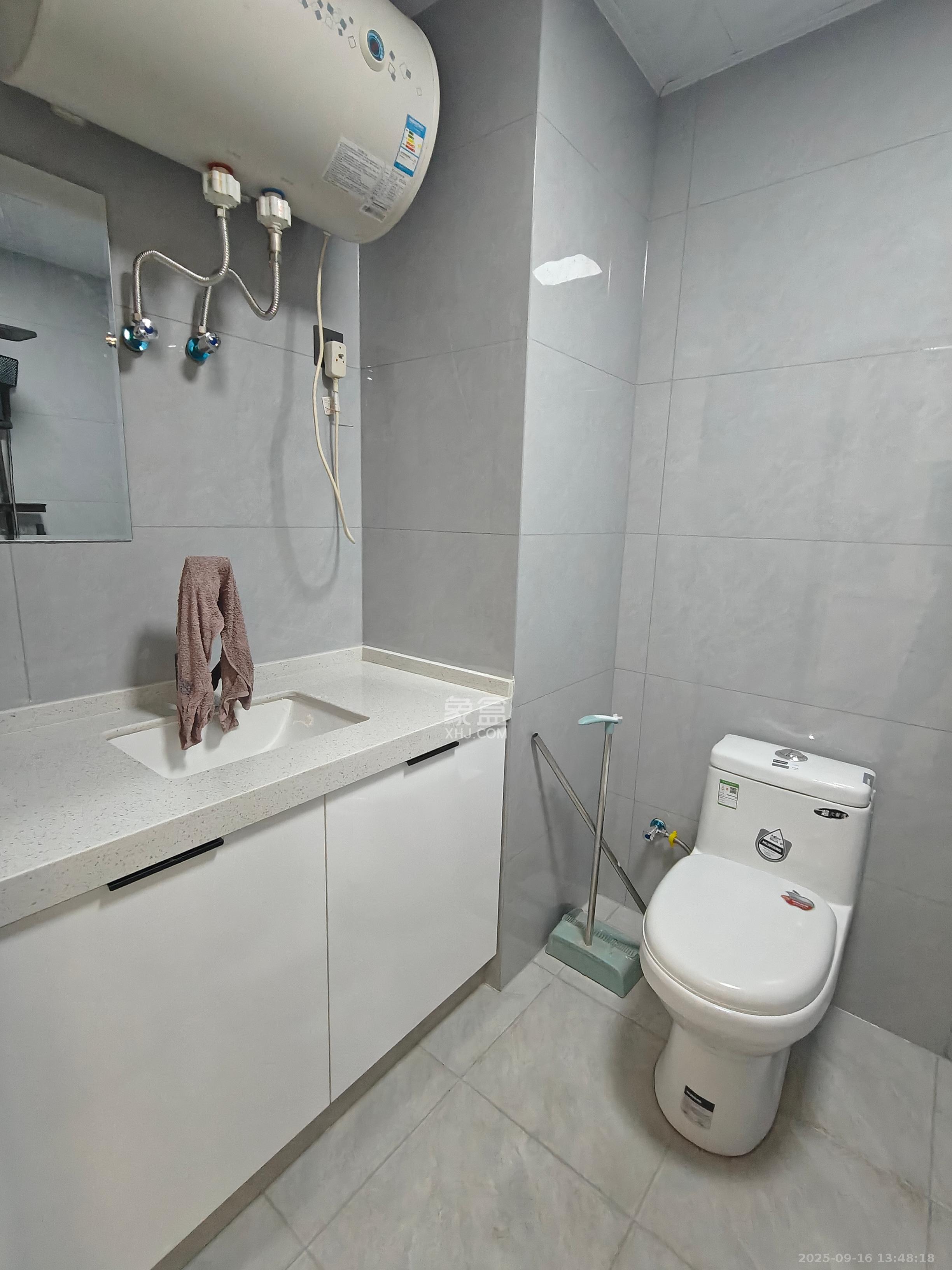 上城星座 1室1厅1卫 2700.0元/月 上城星座 1室1厅1卫 2700.0元/月室内图