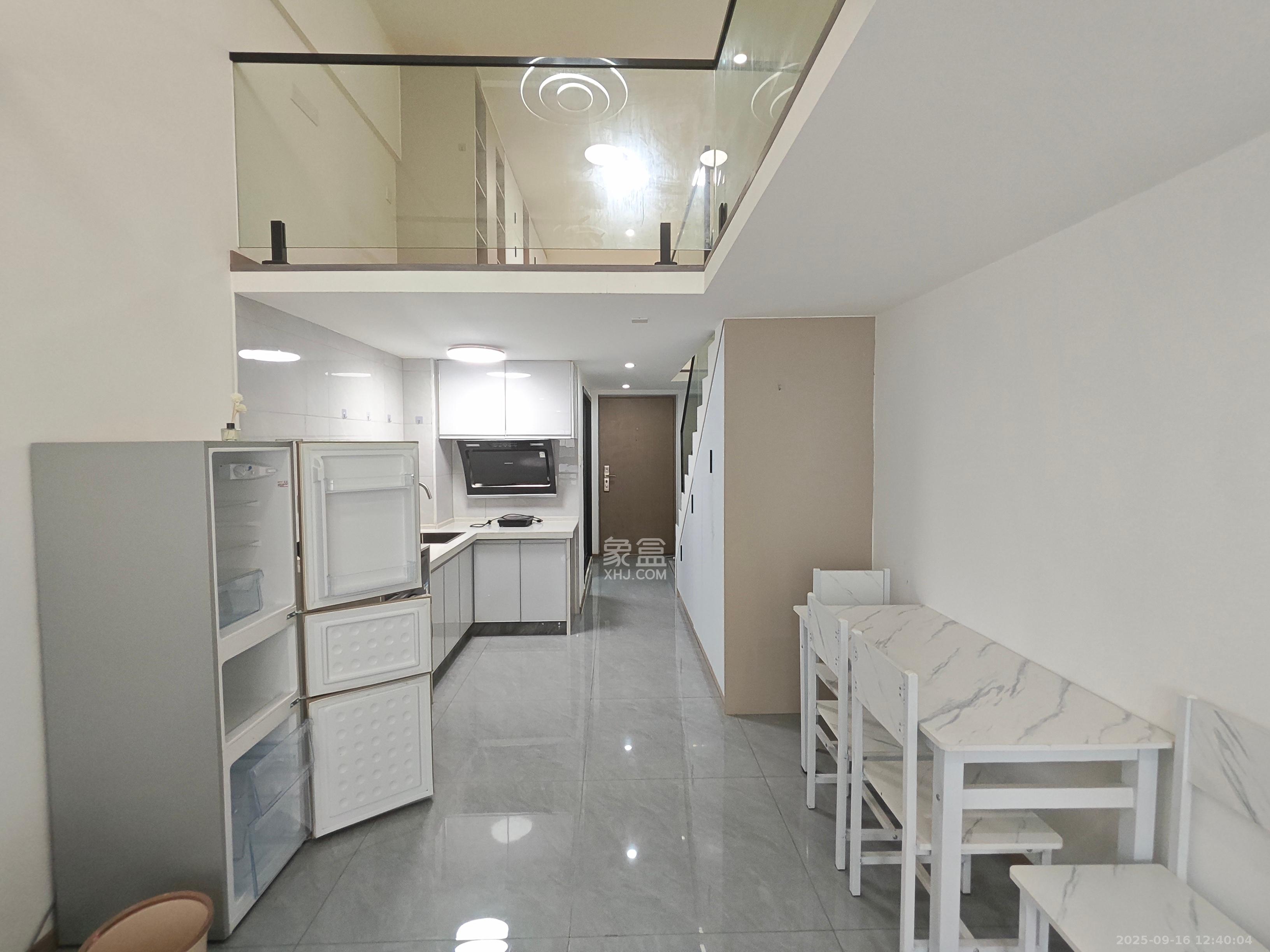 金茂建发泊悦  2室1厅1卫    1800.0元/月室内图