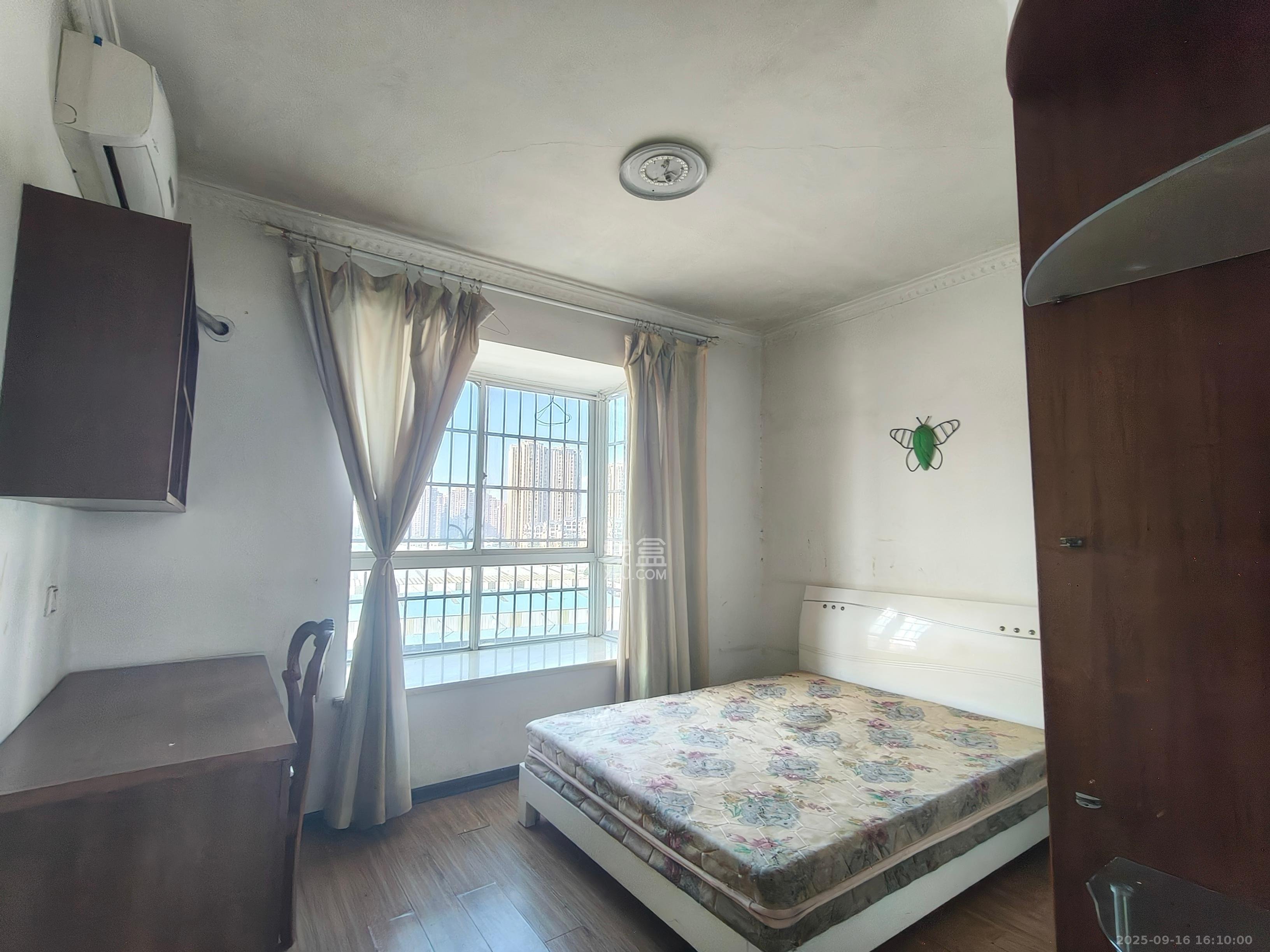 湘绣城 3室2厅2卫 1900.0元/月 湘绣城 3室2厅2卫 1900.0元/月室内图