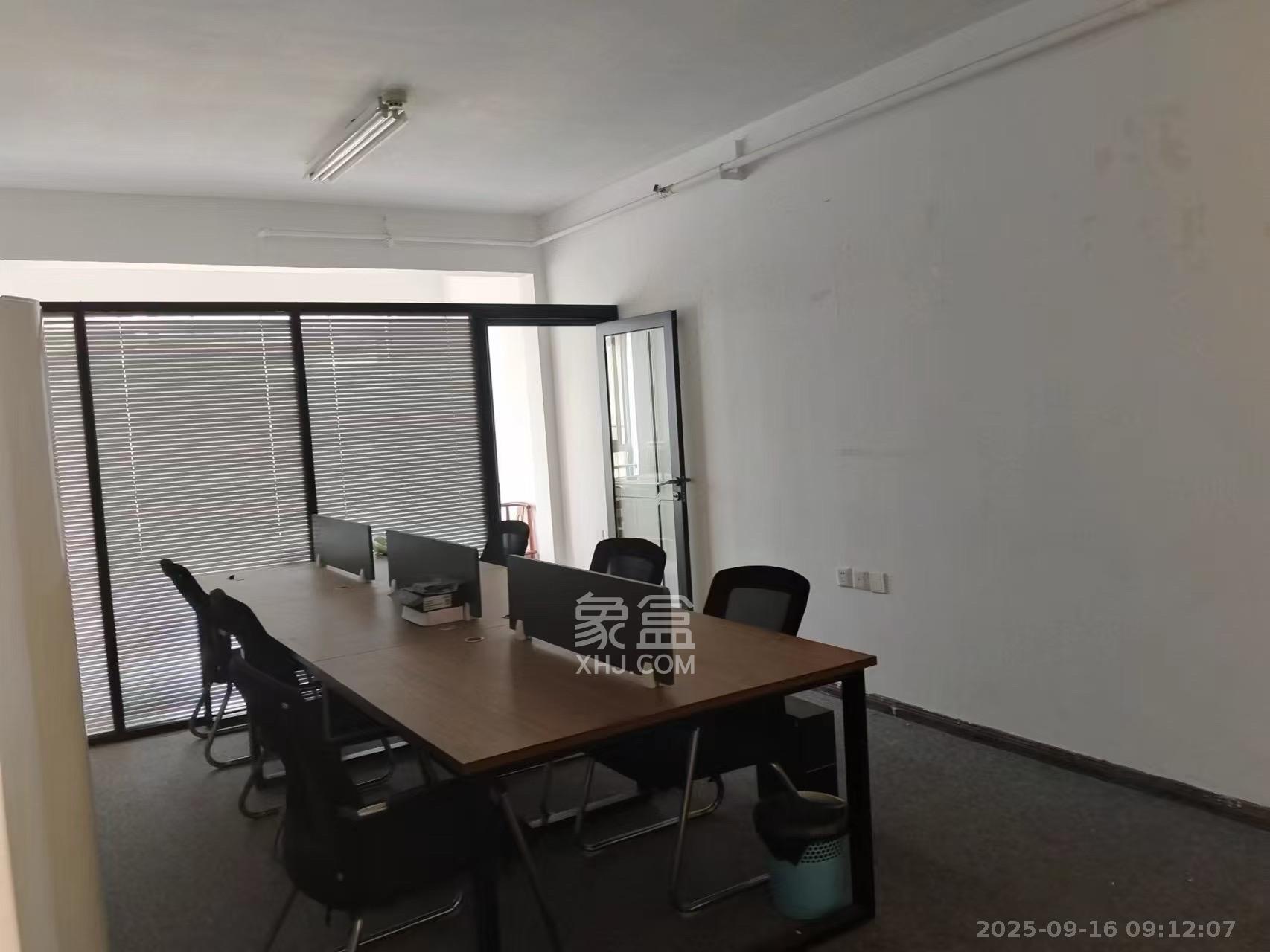 德思勤城市广场（宝格丽公寓）  2室2厅1卫    2600.0元/月室内图