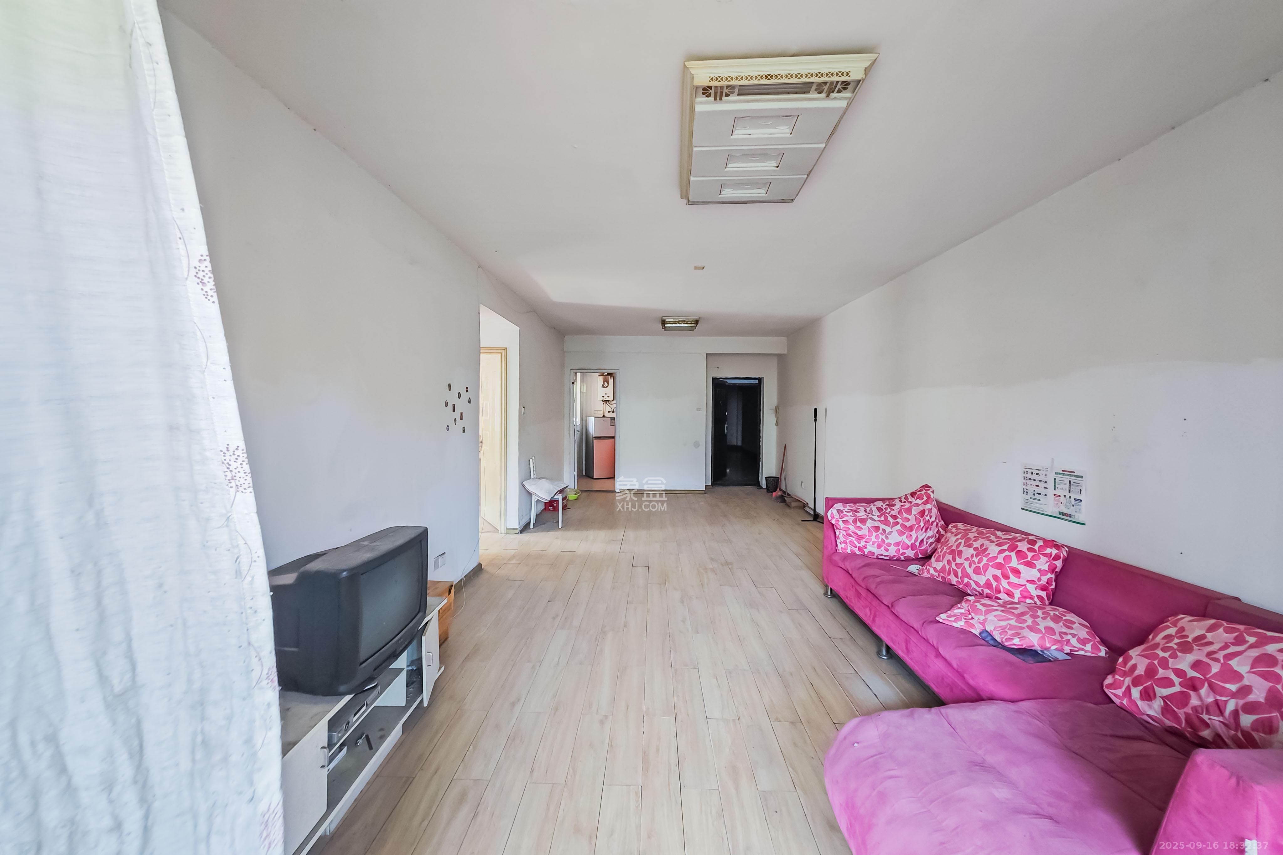 都市馨园 2室2厅1卫 59.8万 都市馨园 2室2厅1卫 59.8万客厅