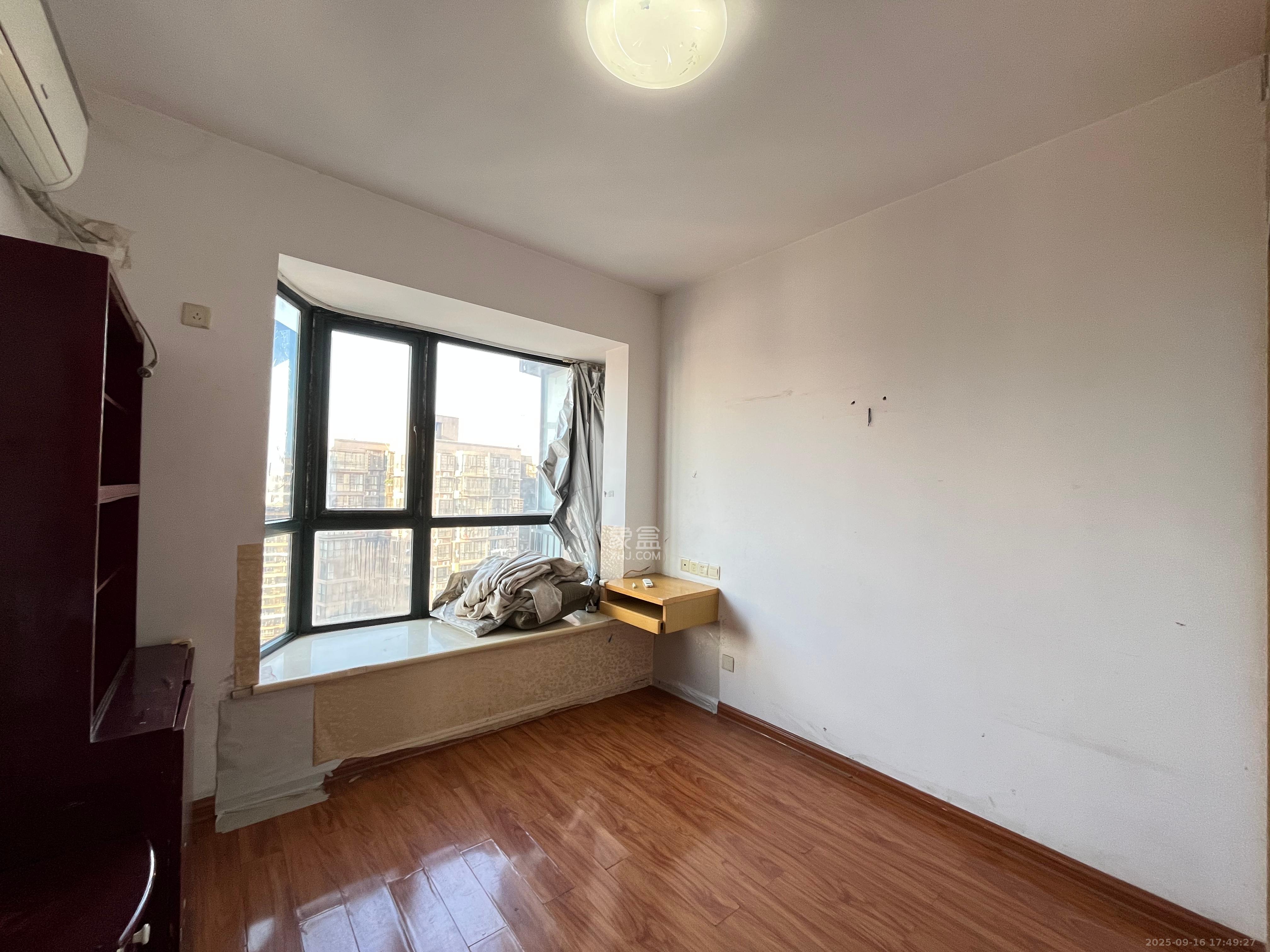 先锋东外滩 3室2厅2卫 2800.0元/月 先锋东外滩 3室2厅2卫 2800.0元/月室内图