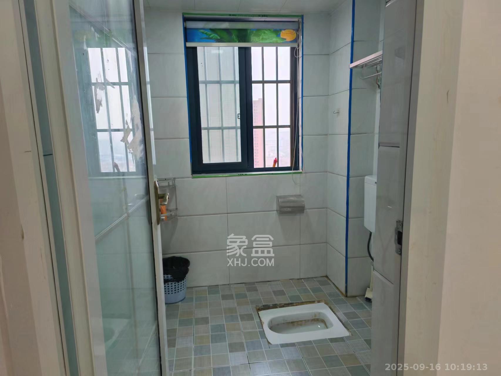 南庭城果 3室2厅1卫 2300.0元/月 南庭城果 3室2厅1卫 2300.0元/月室内图