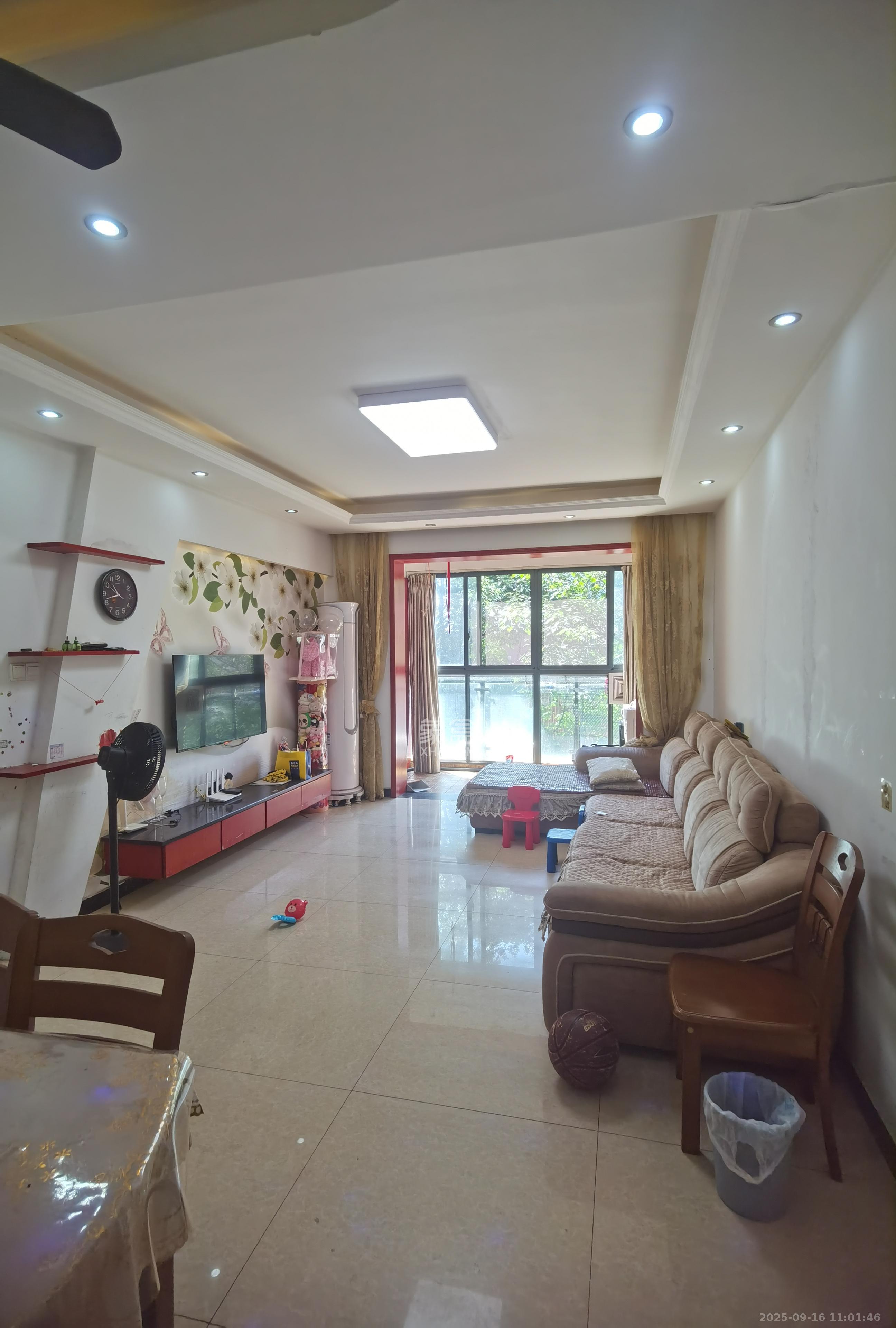 江河双水湾  3室2厅1卫    2680.0元/月 江河双水湾  3室2厅1卫    2680.0元/月