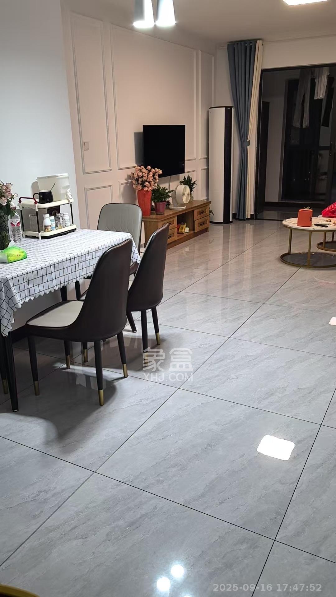 中国铁建梅溪青秀三期  4室2厅2卫    3200.0元/月室内图