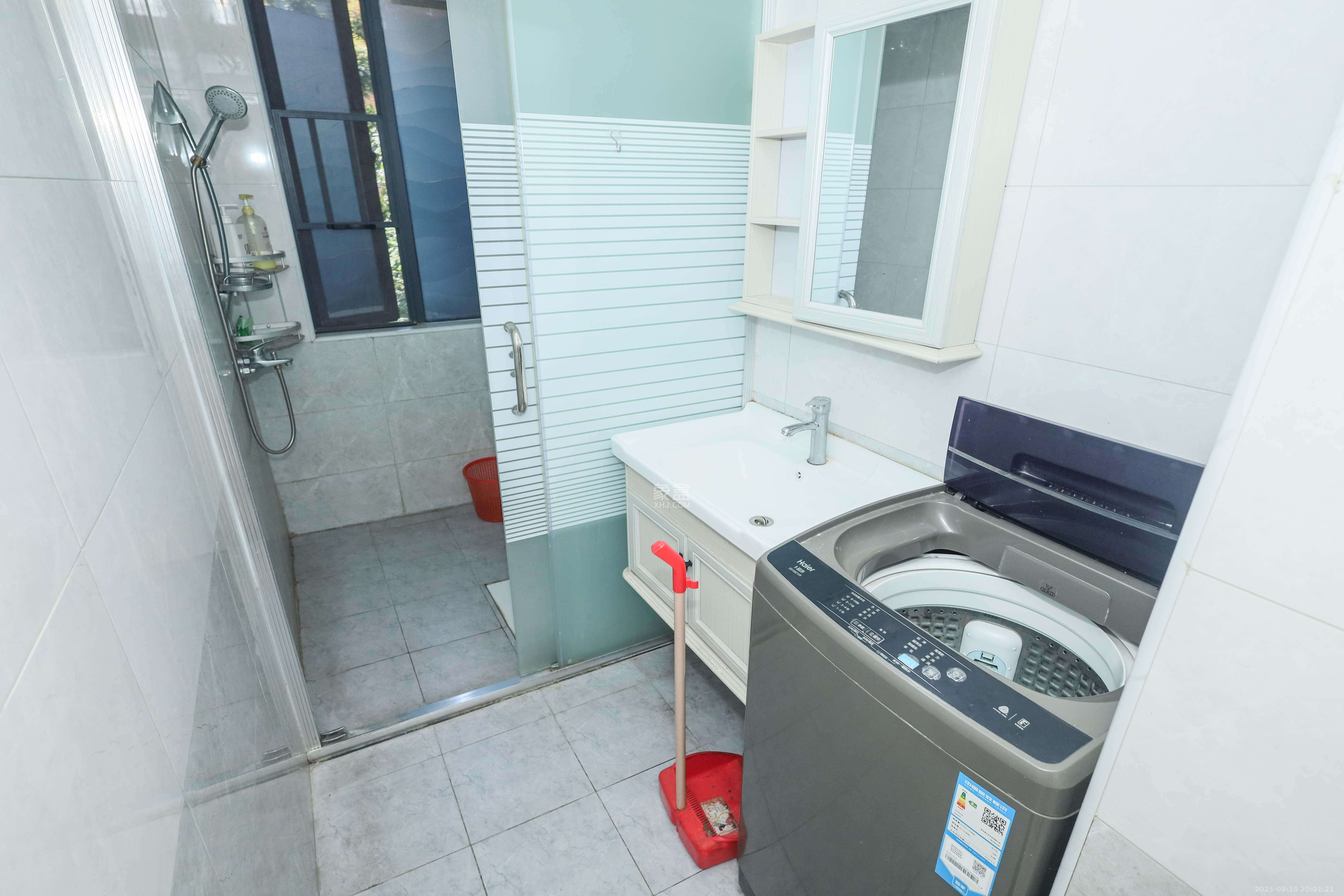 润芳园 4室2厅2卫 115.0万 润芳园 4室2厅2卫 115.0万卫生间