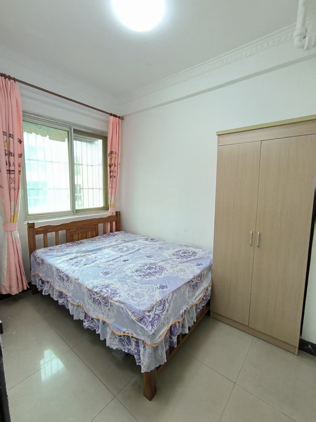 华昌大厦  1室1厅1卫    1400.0元/月 华昌大厦  1室1厅1卫    1400.0元/月室内图