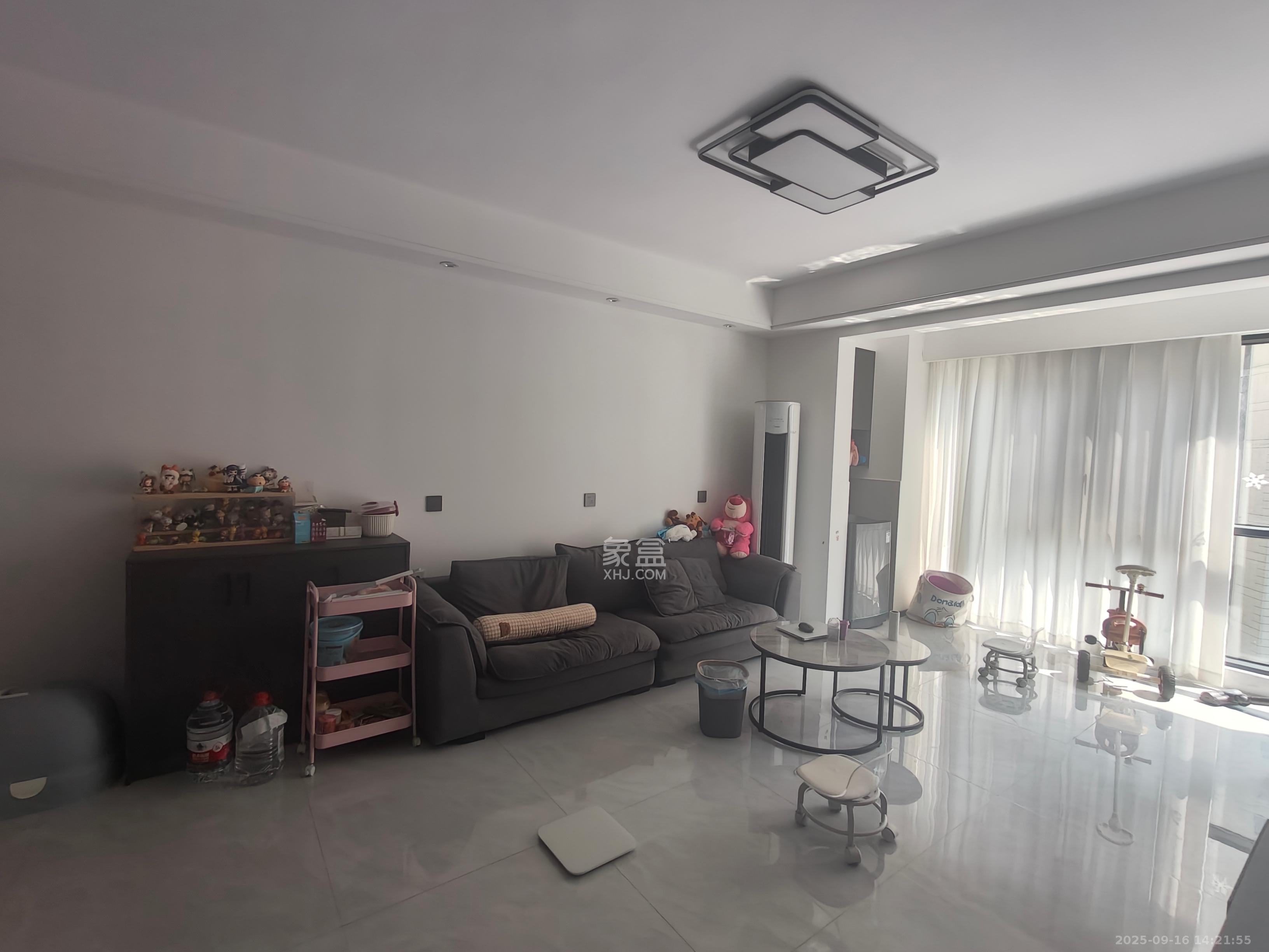 旭辉国悦府 3室2厅2卫 3500.0元/月 旭辉国悦府 3室2厅2卫 3500.0元/月室内图