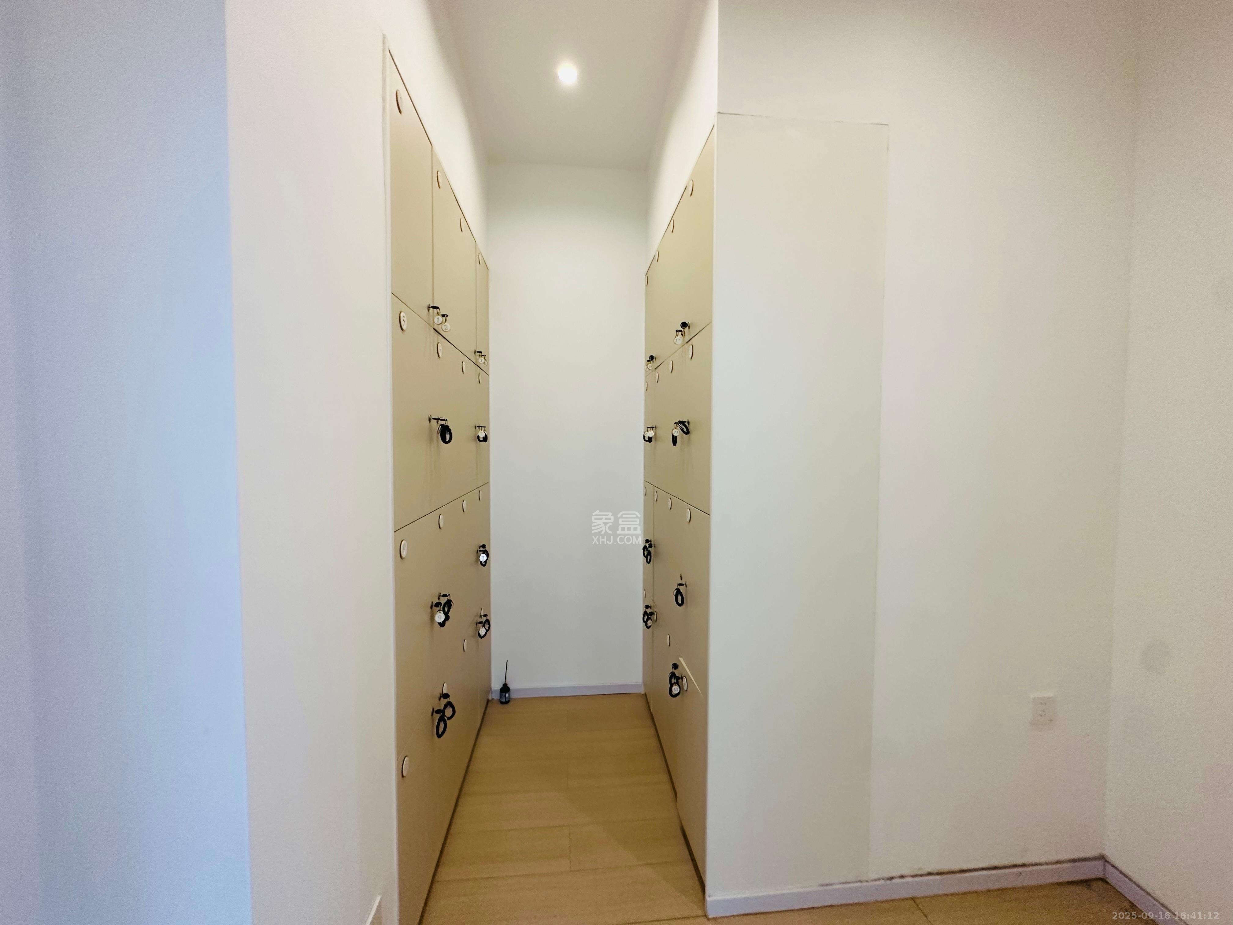 龙湖铂金岛  1室1厅1卫    12000.0元/月 龙湖铂金岛  1室1厅1卫    12000.0元/月室内图