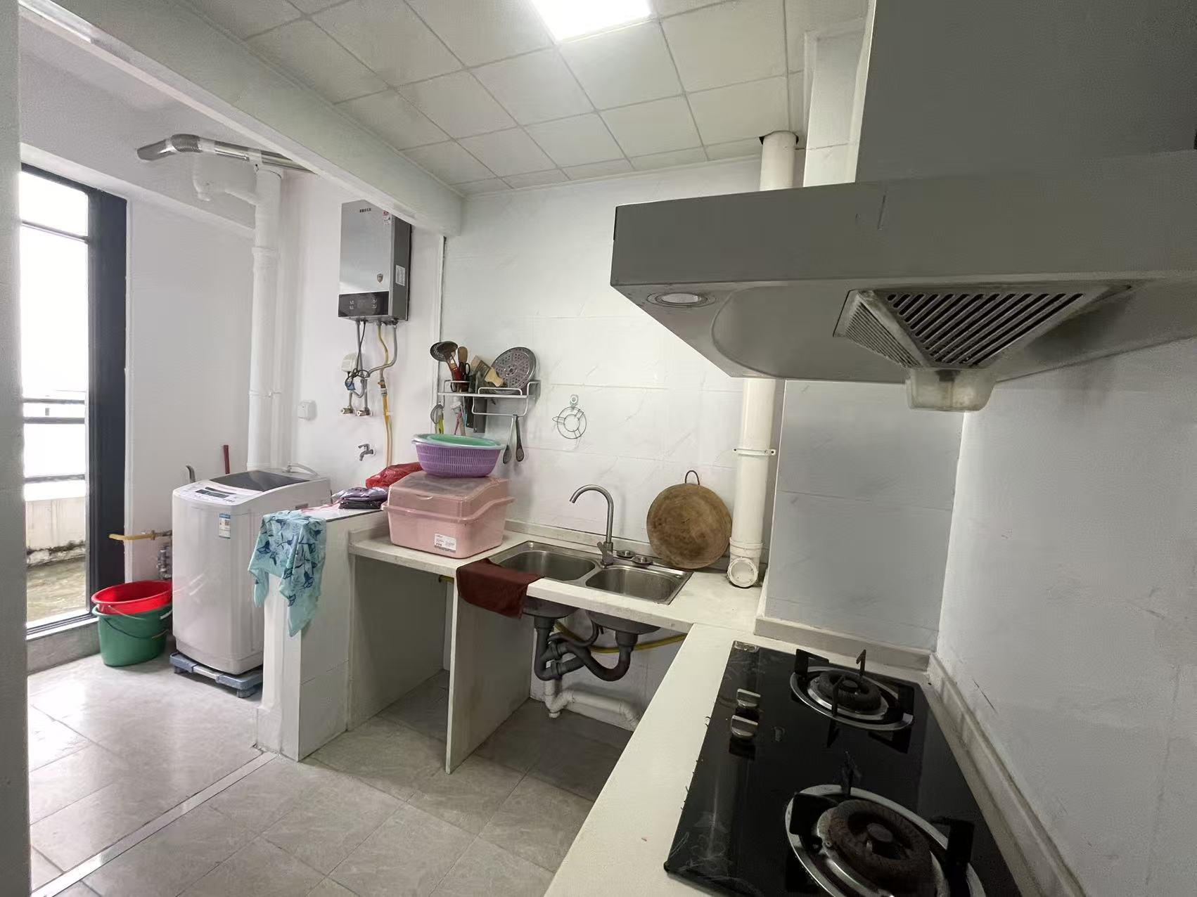 坡博家园四区 3室2厅1卫 2700.0元/月 坡博家园四区 3室2厅1卫 2700.0元/月室内图