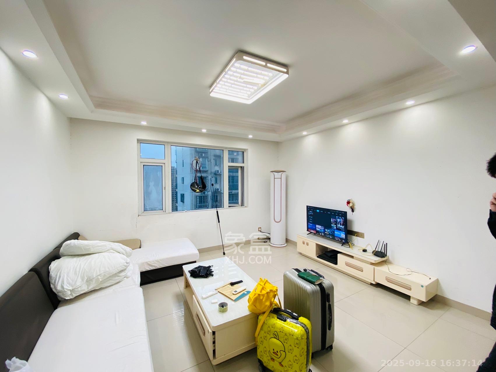 中房F联邦  4室2厅2卫    3200.0元/月室内图1