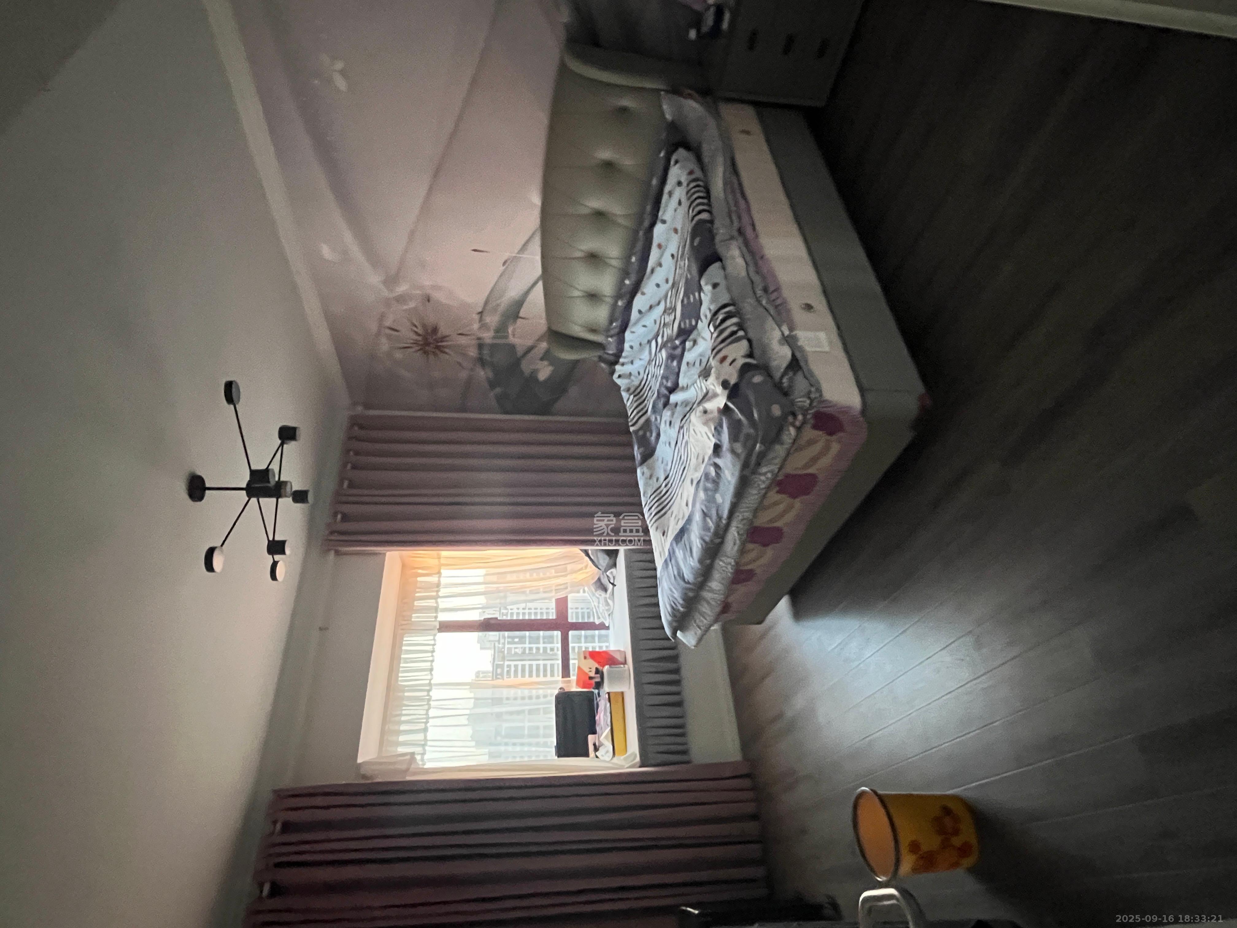 艺源颂雅小区（719街区）  4室2厅2卫    4500.0元/月室内图