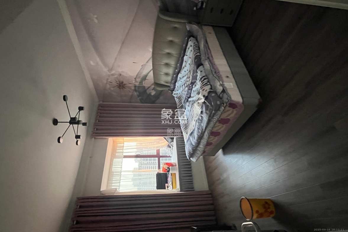 艺源颂雅小区(719街区) 4室2厅2卫 4500.0元/月 艺源颂雅小区(719街区) 4室2厅2卫 4500.0元/月室内图