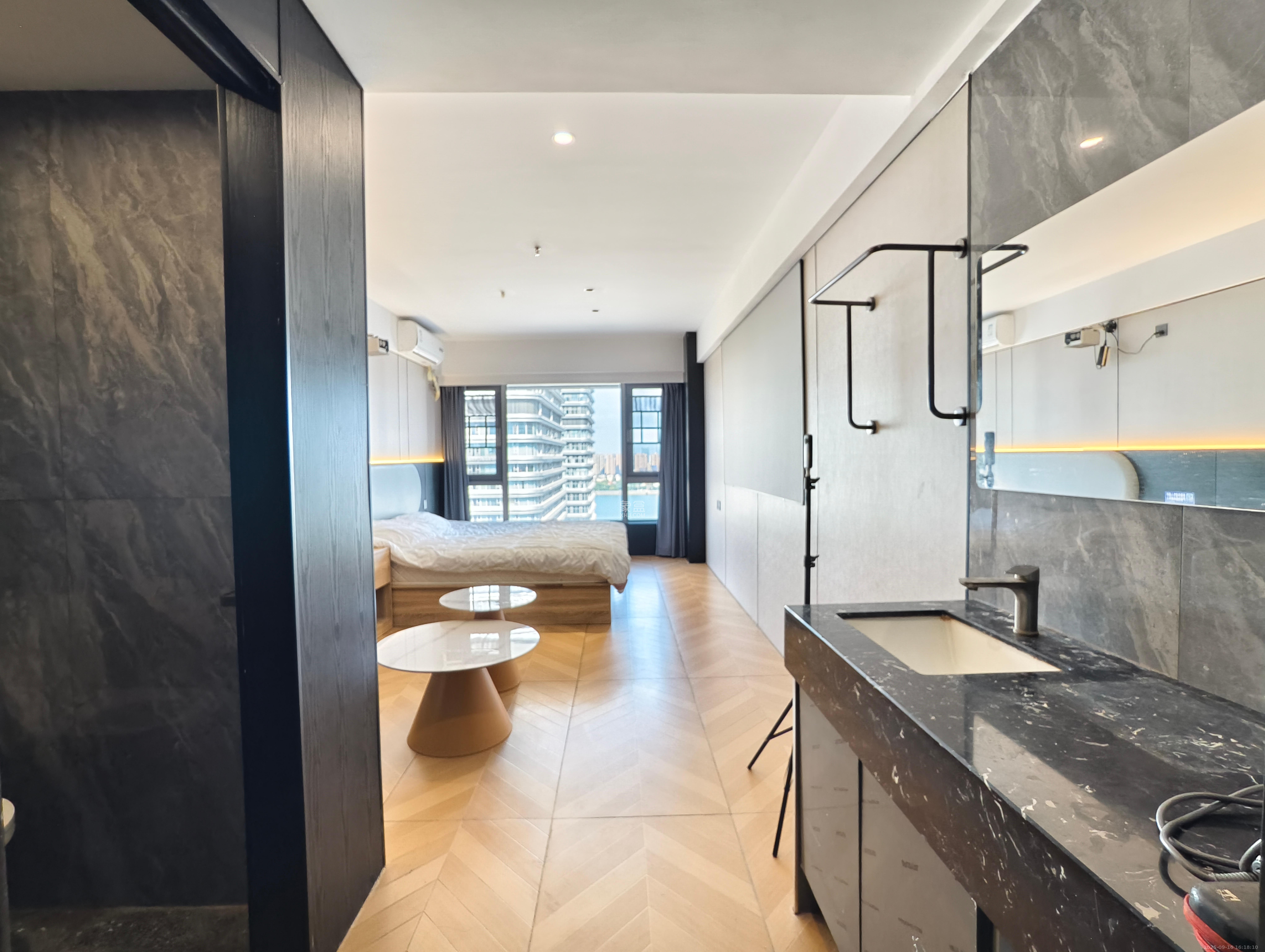 保利天禧EF区  1室1厅1卫    2000.0元/月室内图